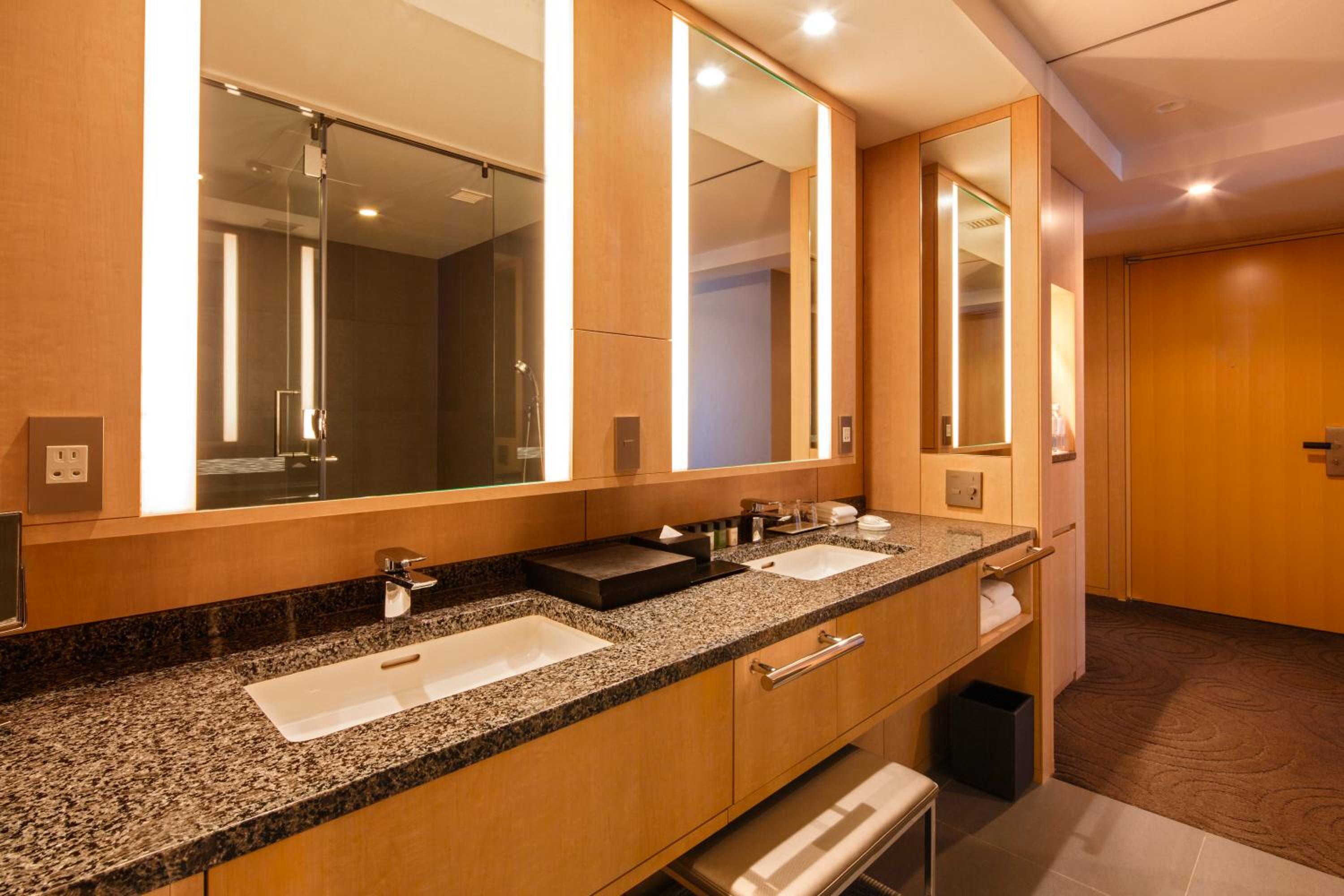 Premier King Room - Non-Smoking