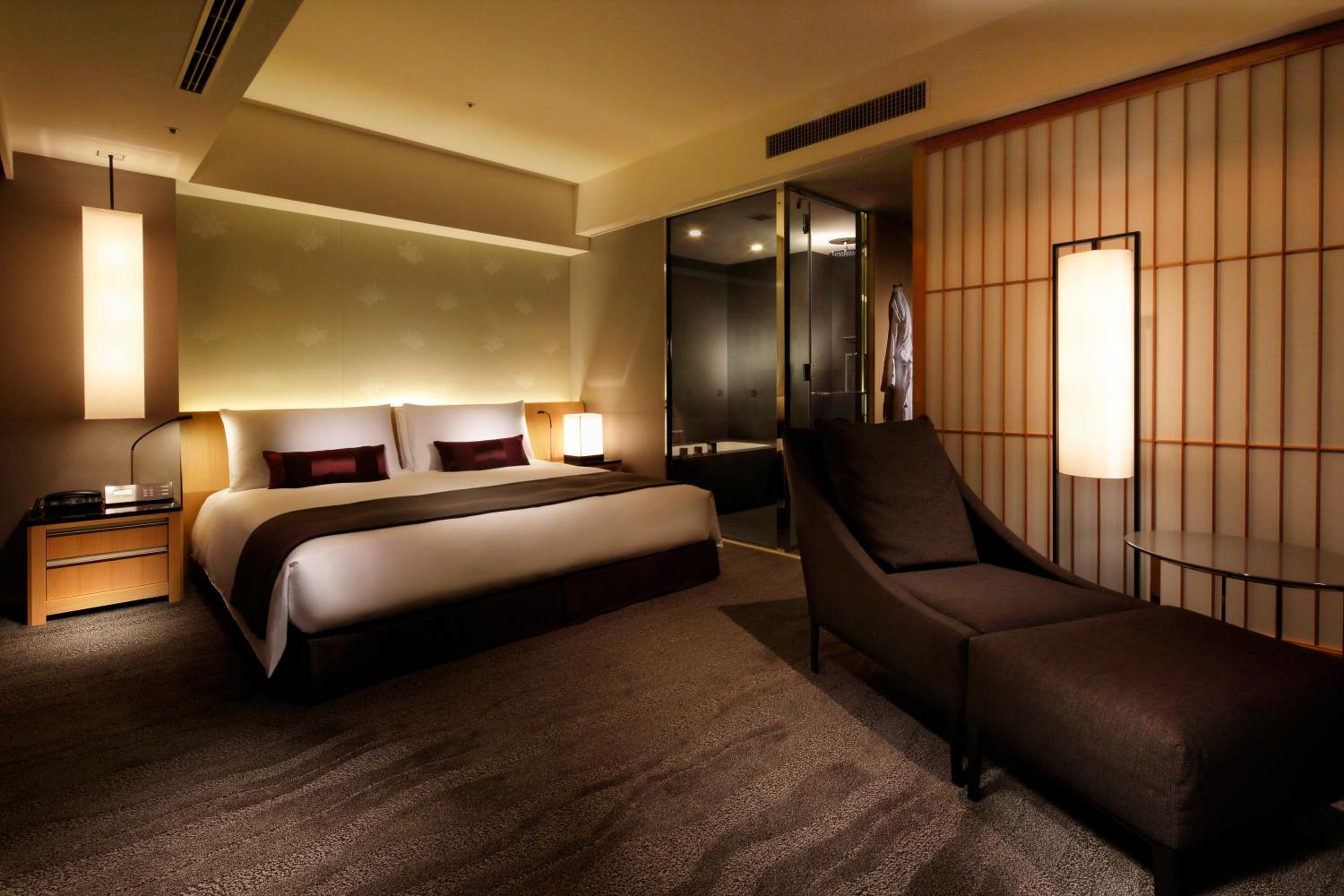 Executive Suite King Room - Non-Smoking