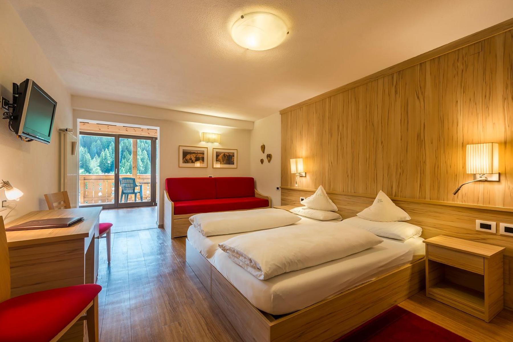 Double or Twin Room with Balcony photo 1