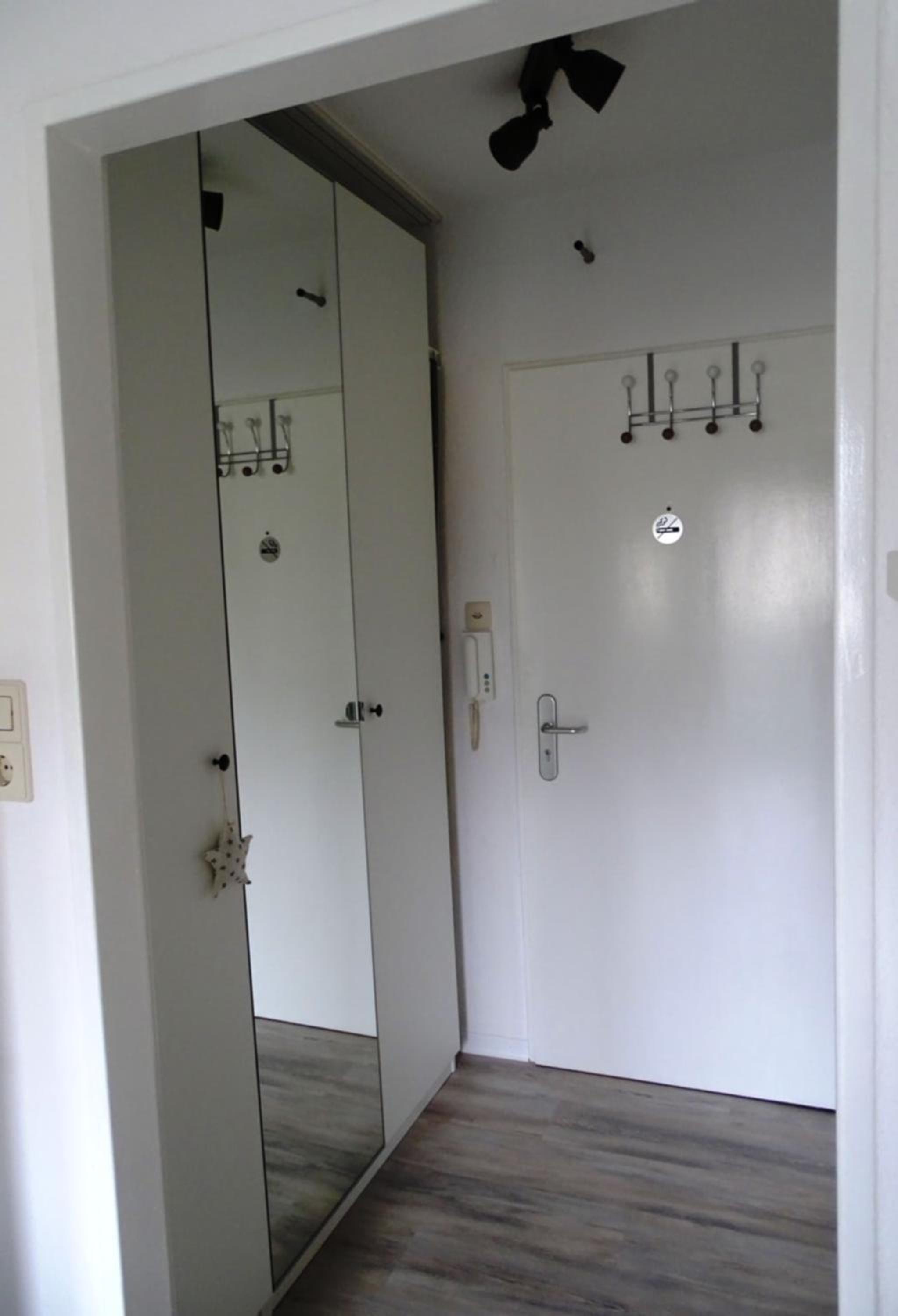 Apartment with Balcony - Photo 5