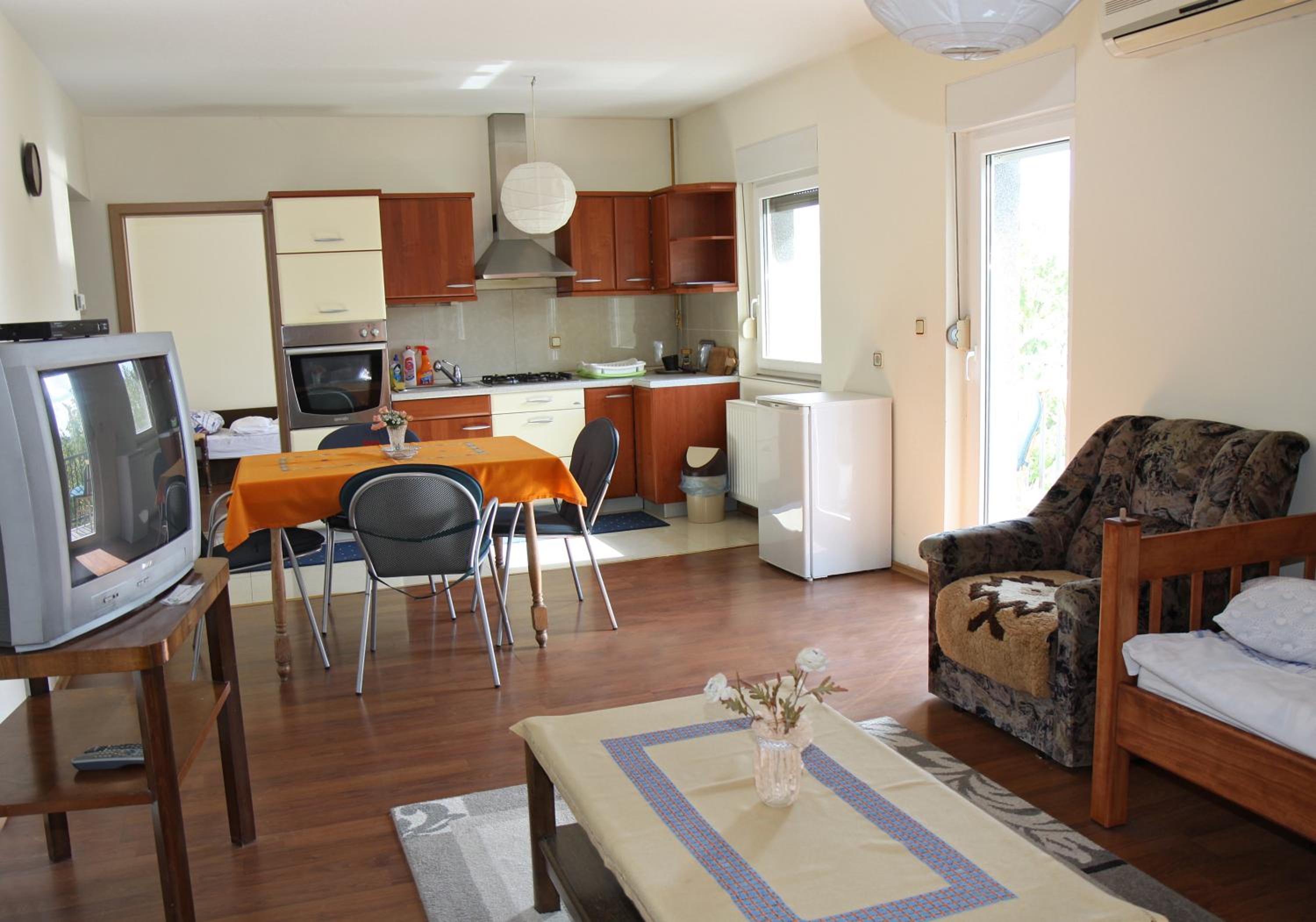 Apartment with Balcony photo 1