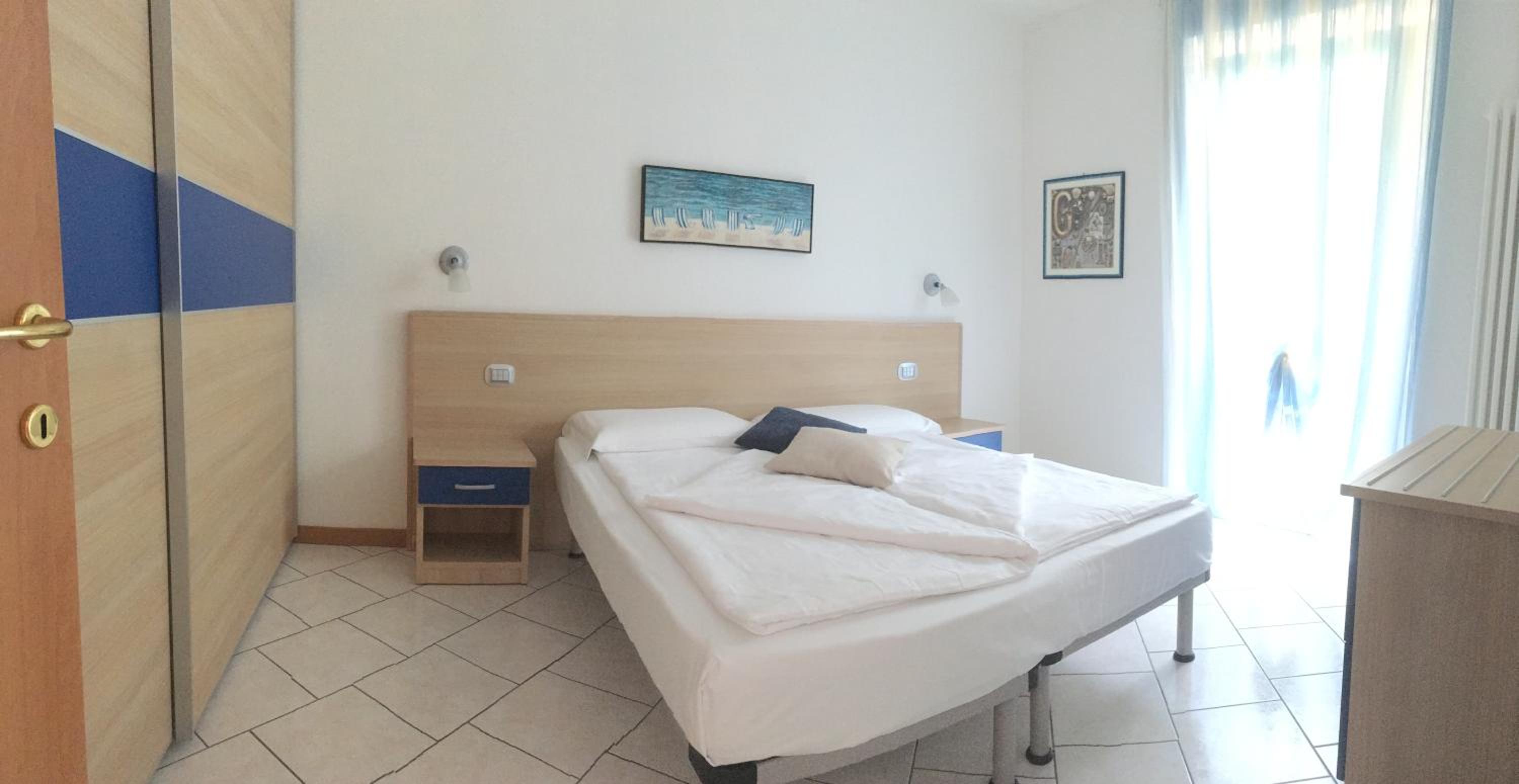 One-Bedroom Apartment photo 1