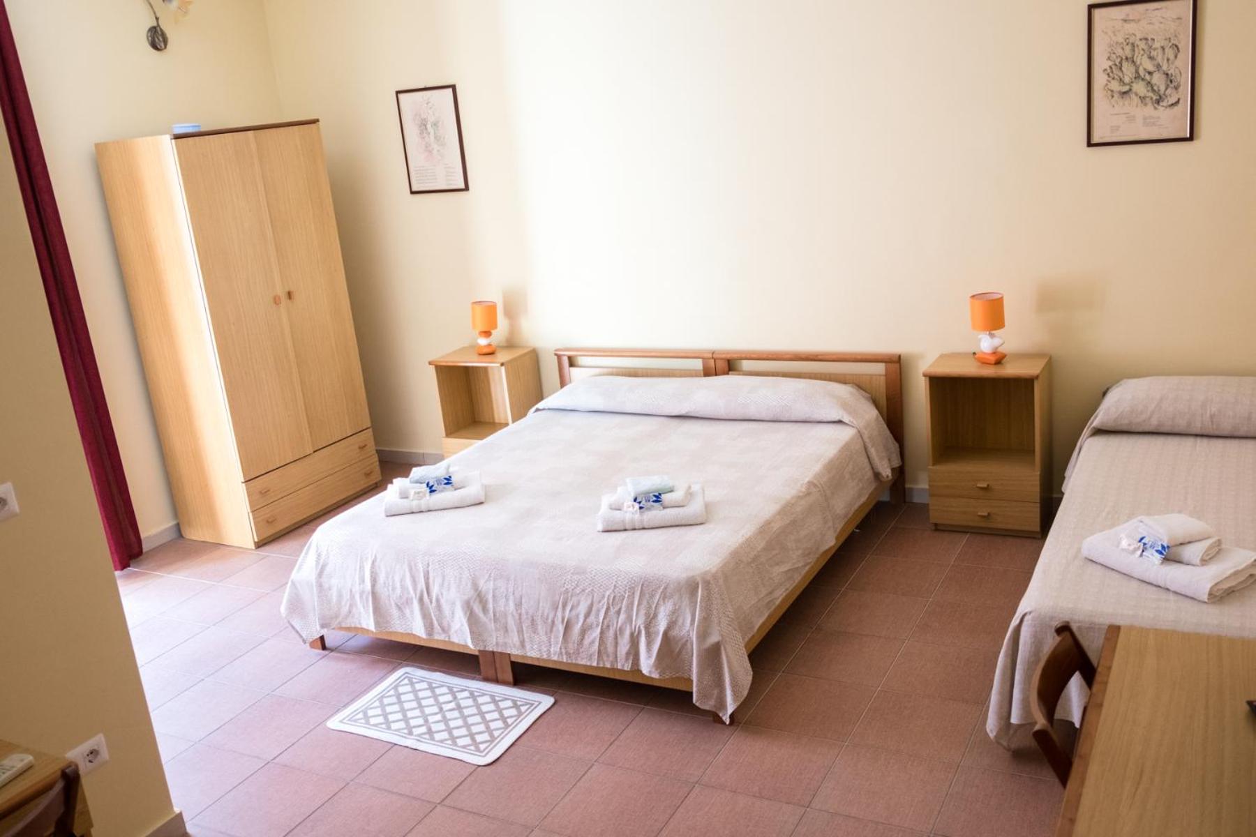 Triple Room with Private Bathroom photo 1