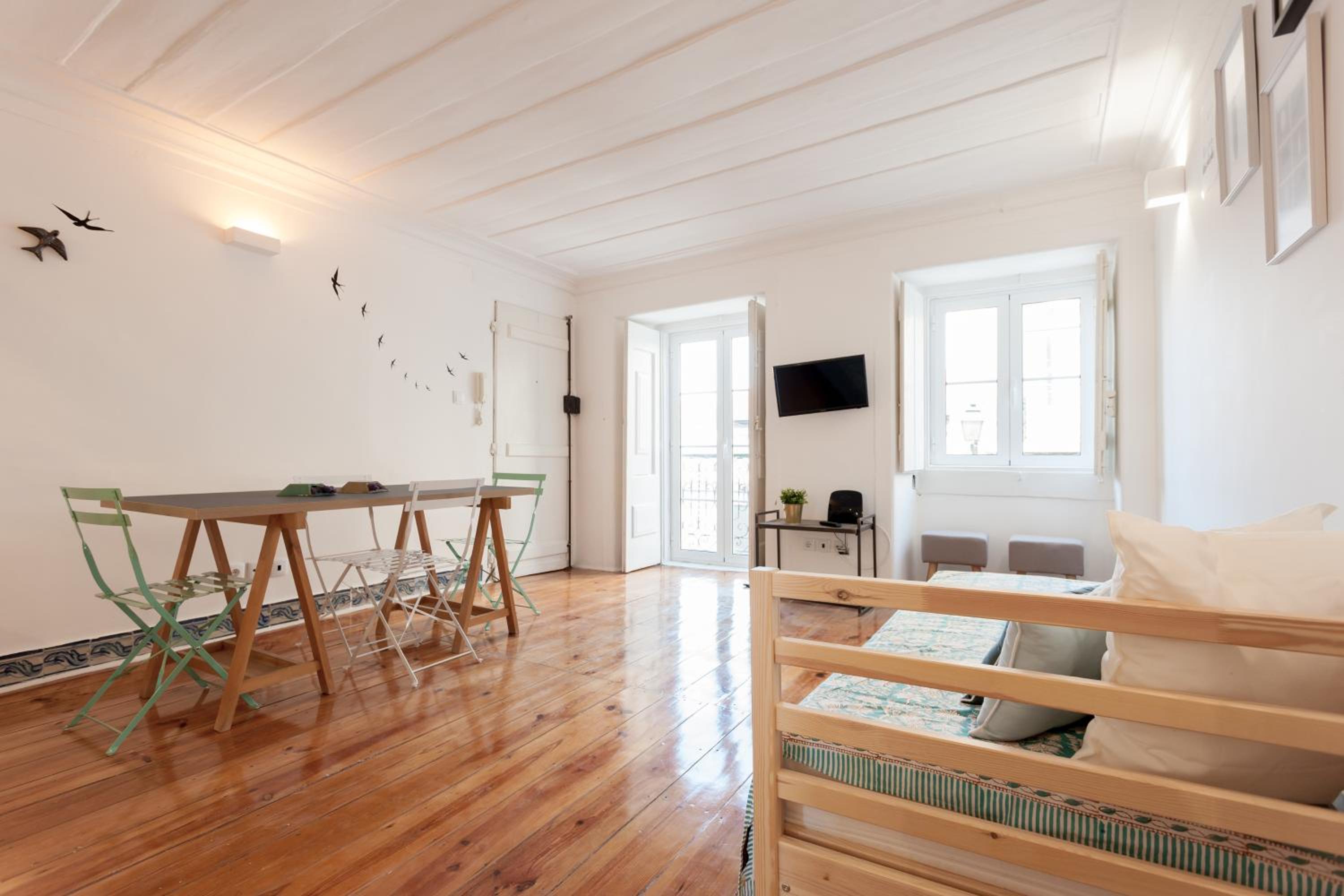 One-Bedroom Apartment - Photo 9
