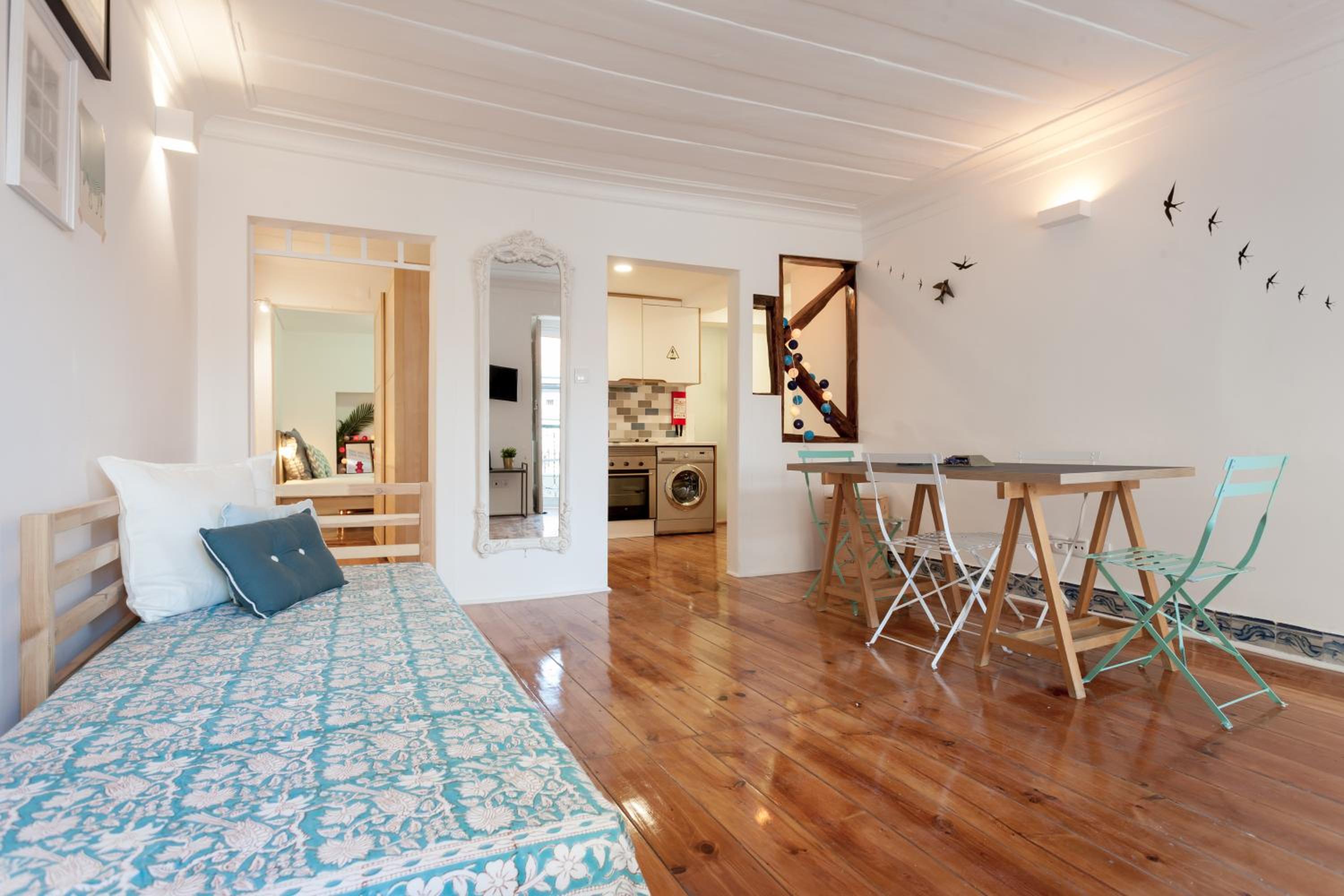 One-Bedroom Apartment - Photo 12