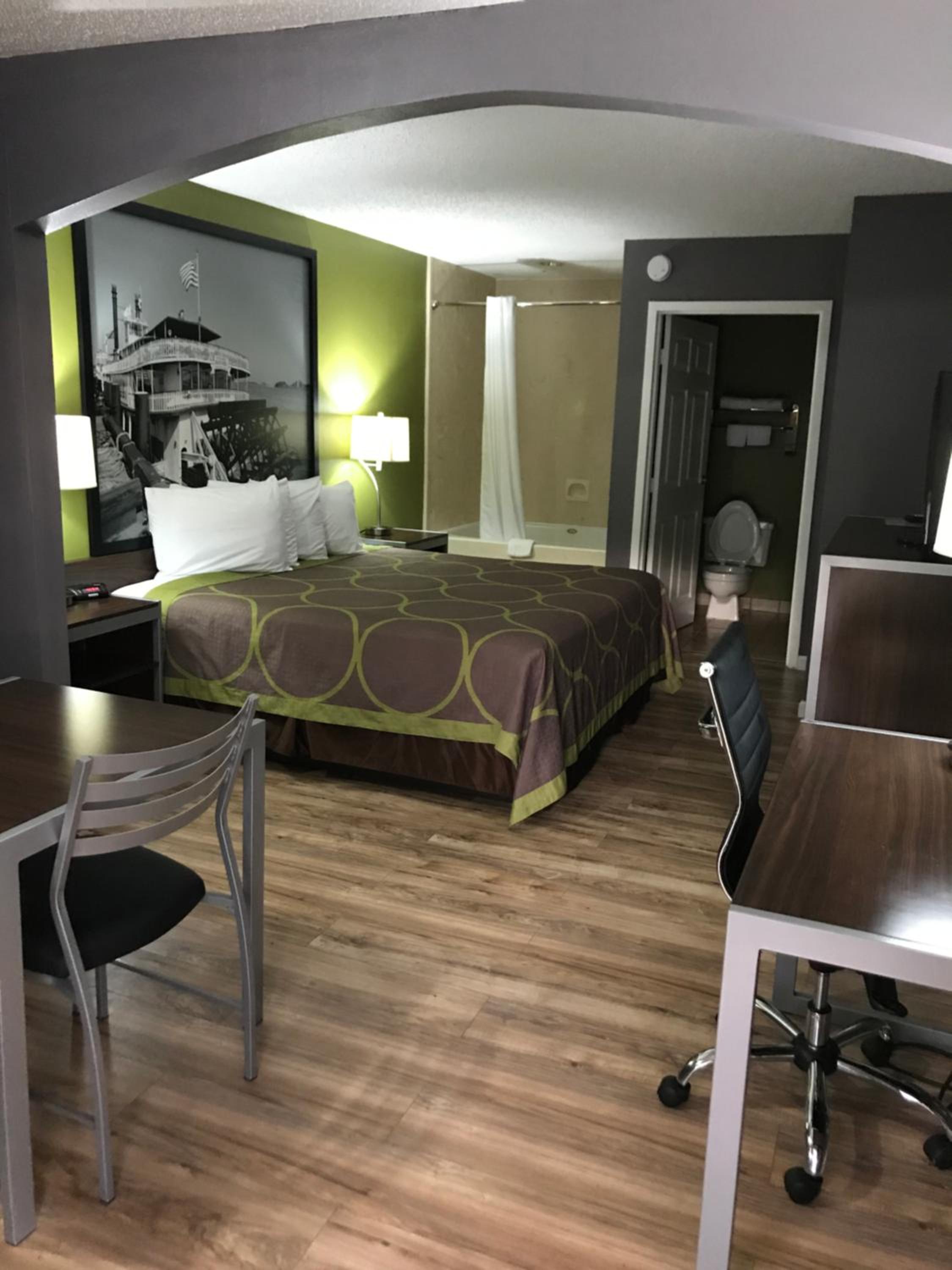 Deluxe King Room with Spa Bath- Non-Smoking - Photo 11