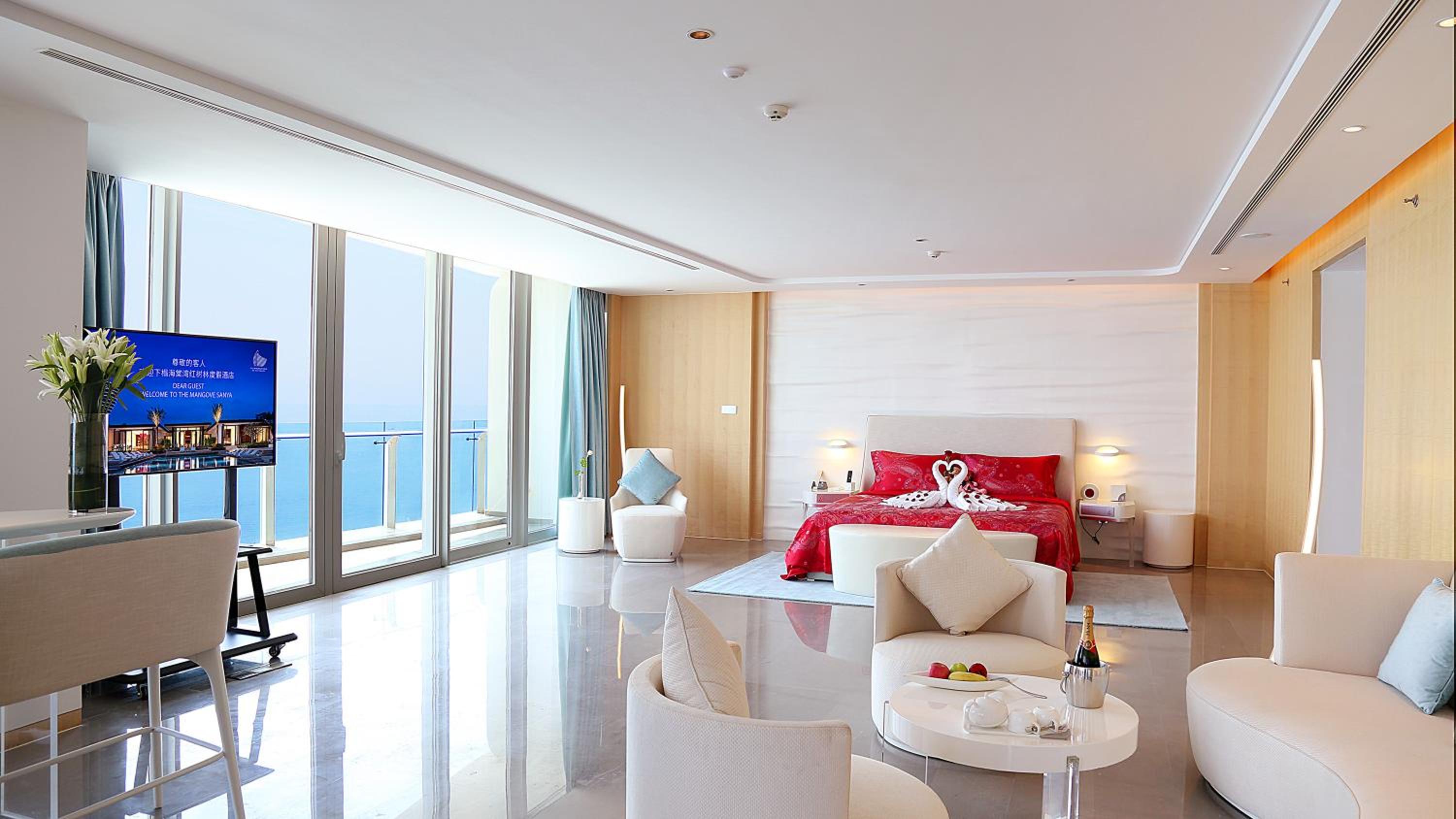 270º Royal Ocean View Suite photo 1