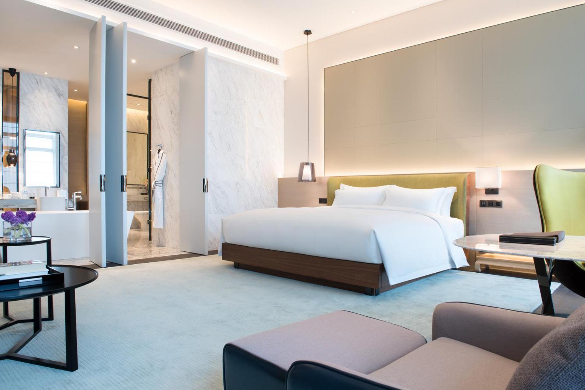 Luxury Premium Room Modern Style (King bed)