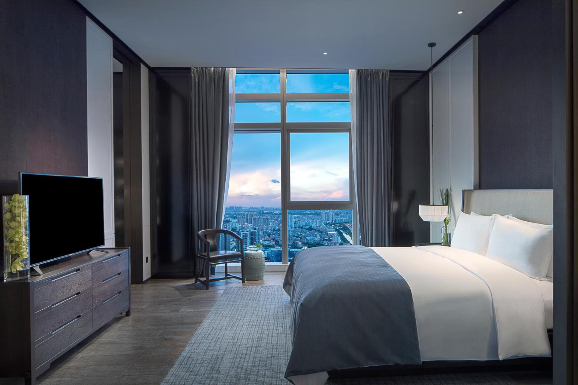 Luxury Premium Room Chinese Style (King bed)