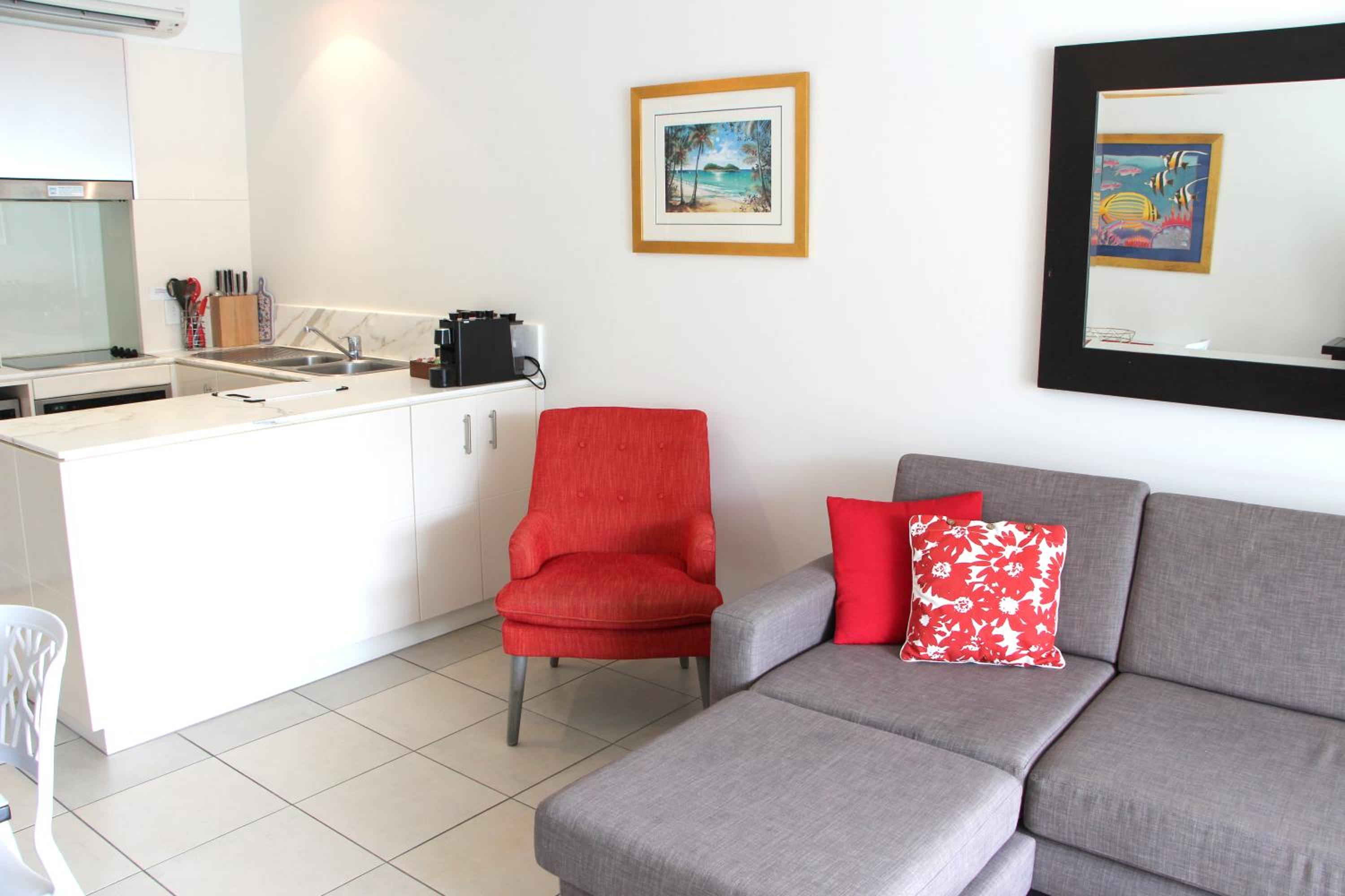 Apartment photo 2