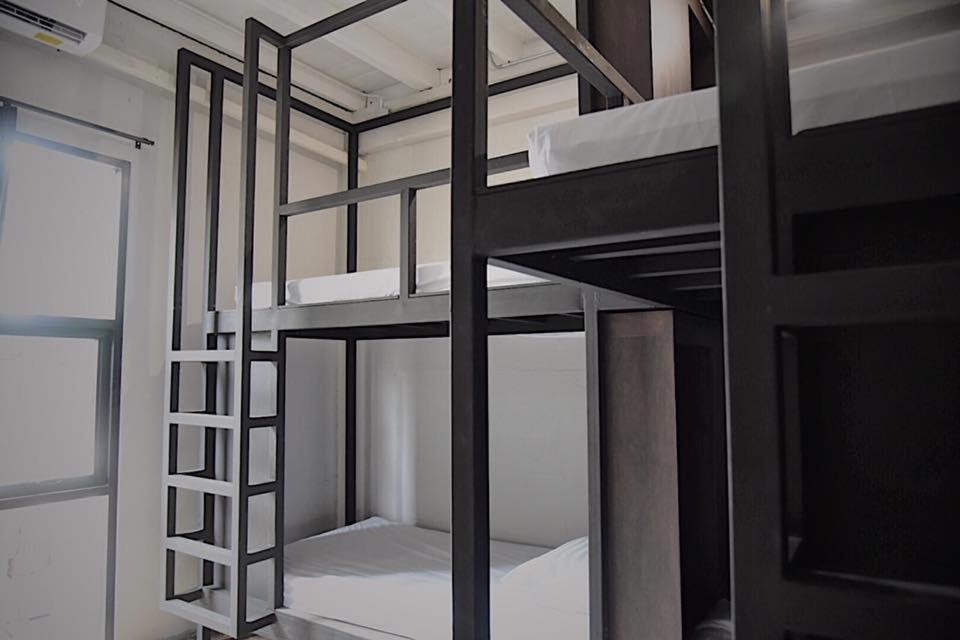 Bed in 8-Bed Mixed Dormitory Room photo 1