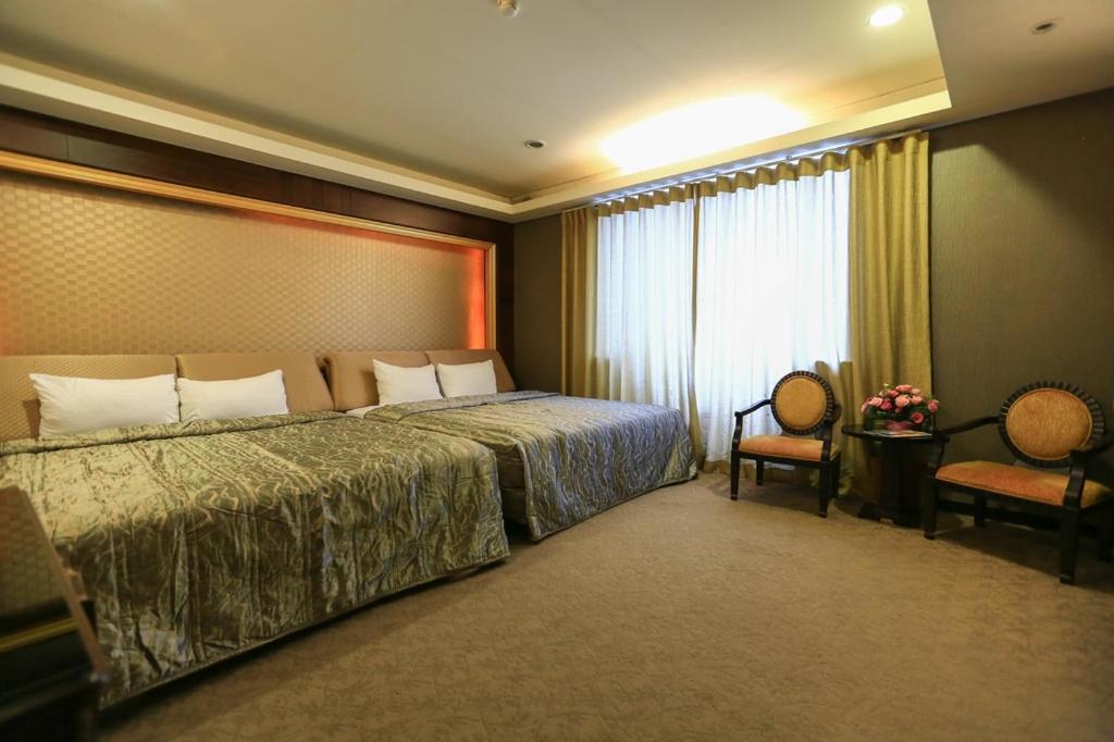Quadruple Room with Bath photo 3