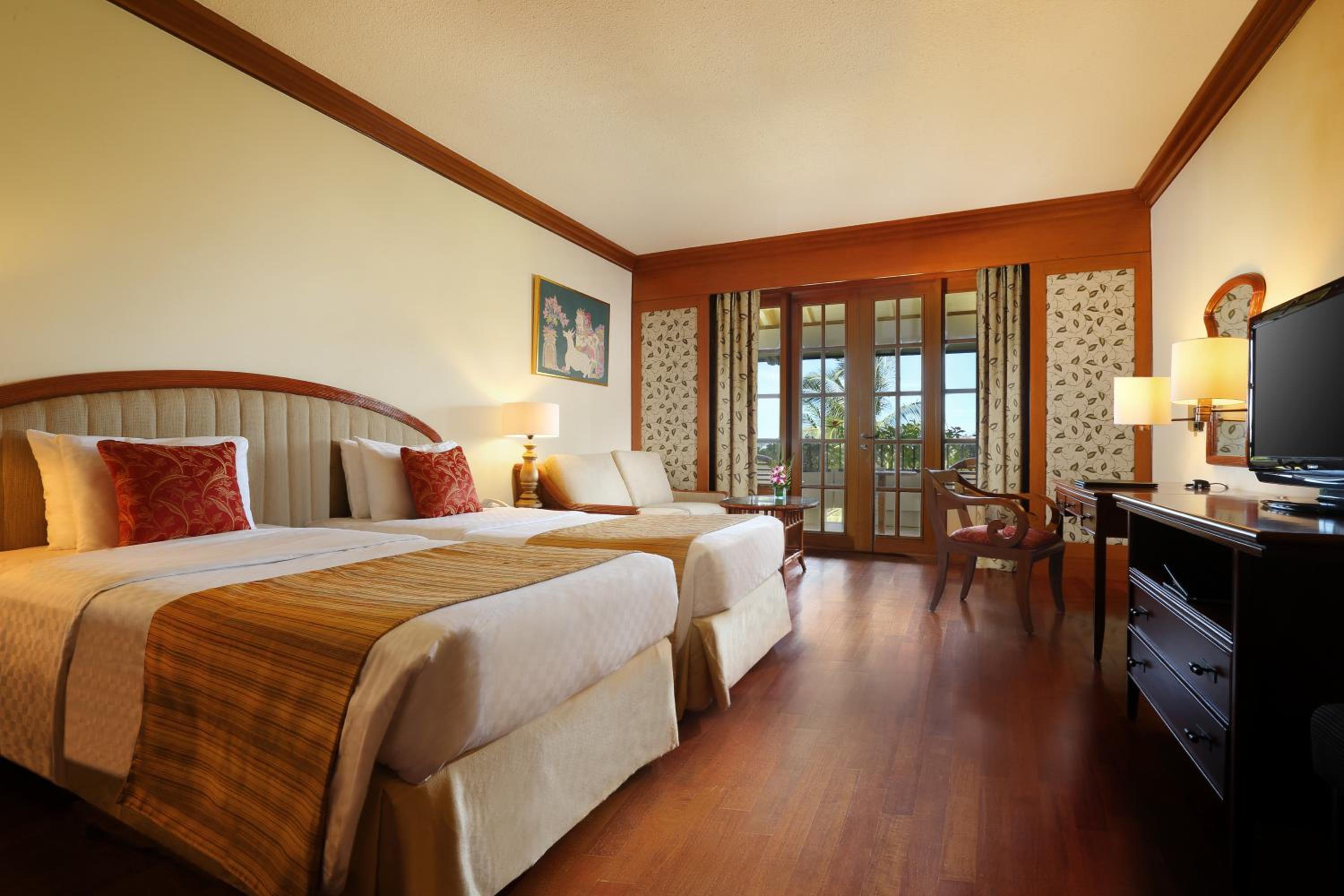Flash Deal - Classic Deluxe Twin Room
