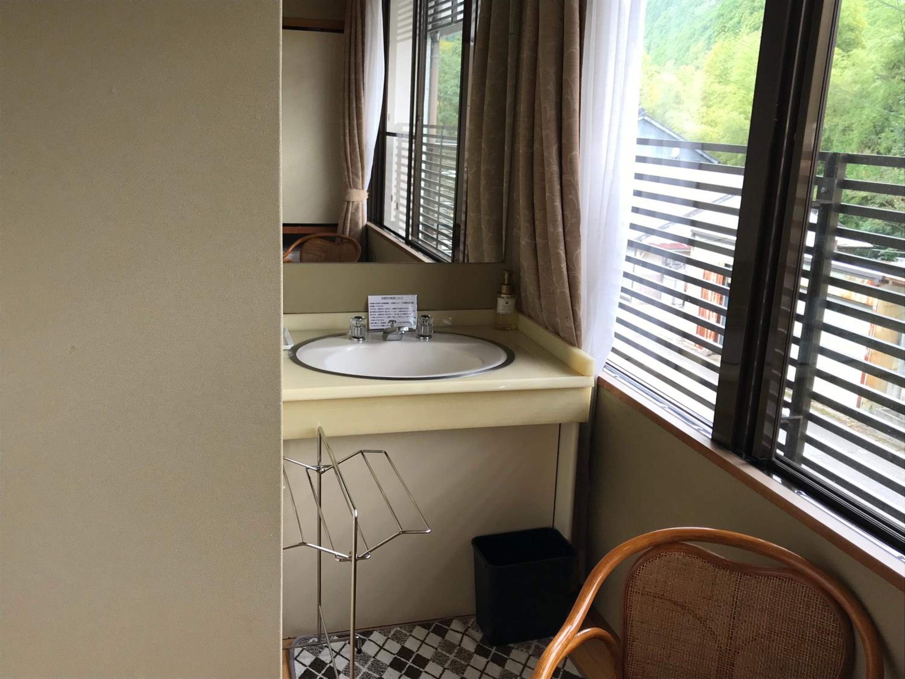 Japanese-Style Economy Room with Shared Bathroom photo 2