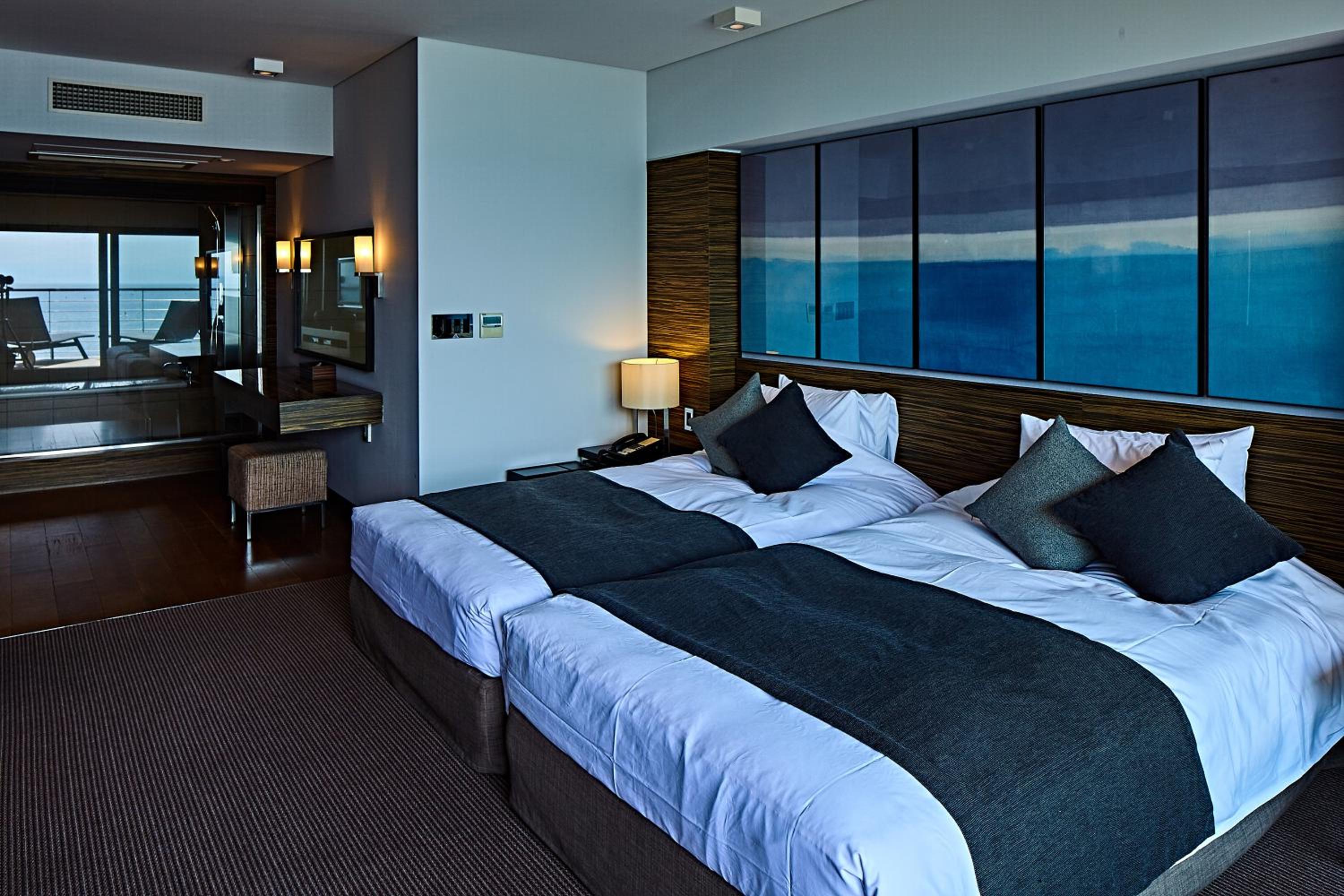 Superior Twin Room with Ocean View - Photo 33