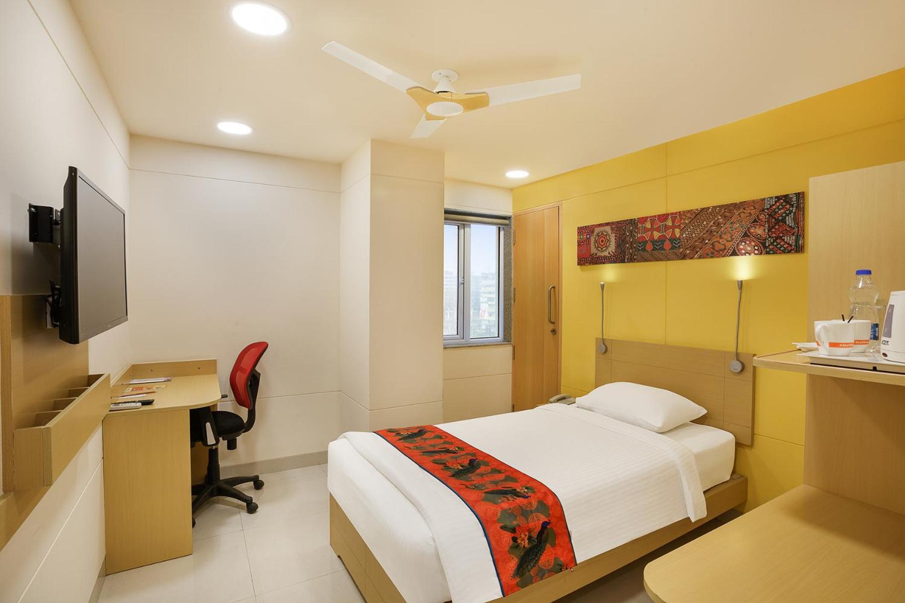 Queen Room photo 1