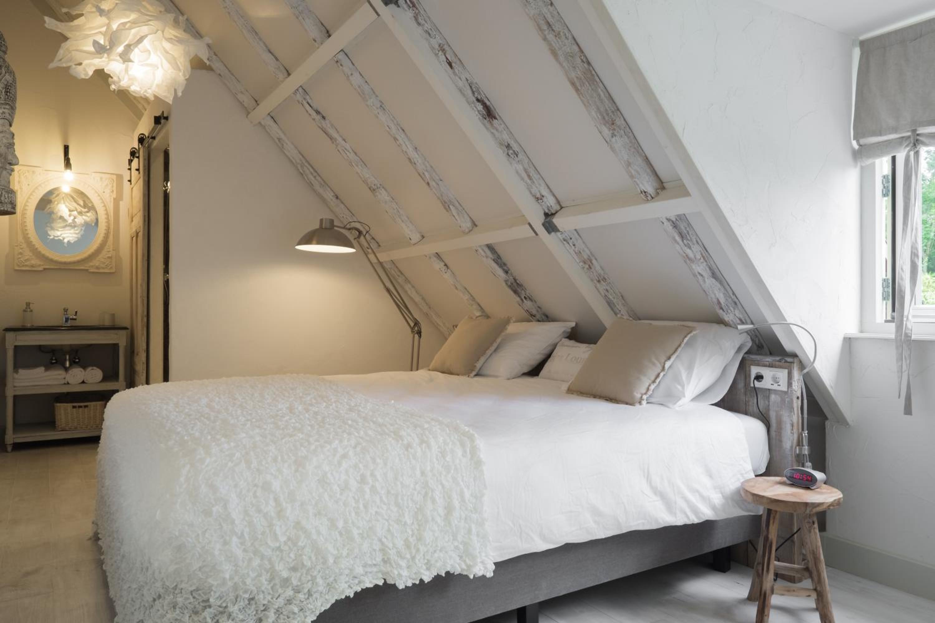 Deluxe King Room photo 1