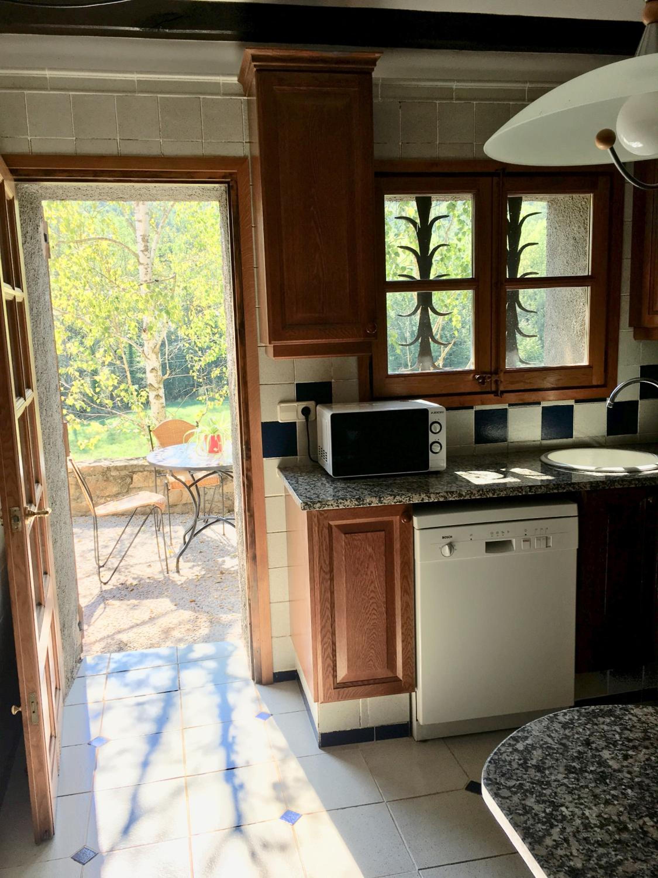 Three-Bedroom Townhouse - Photo 40