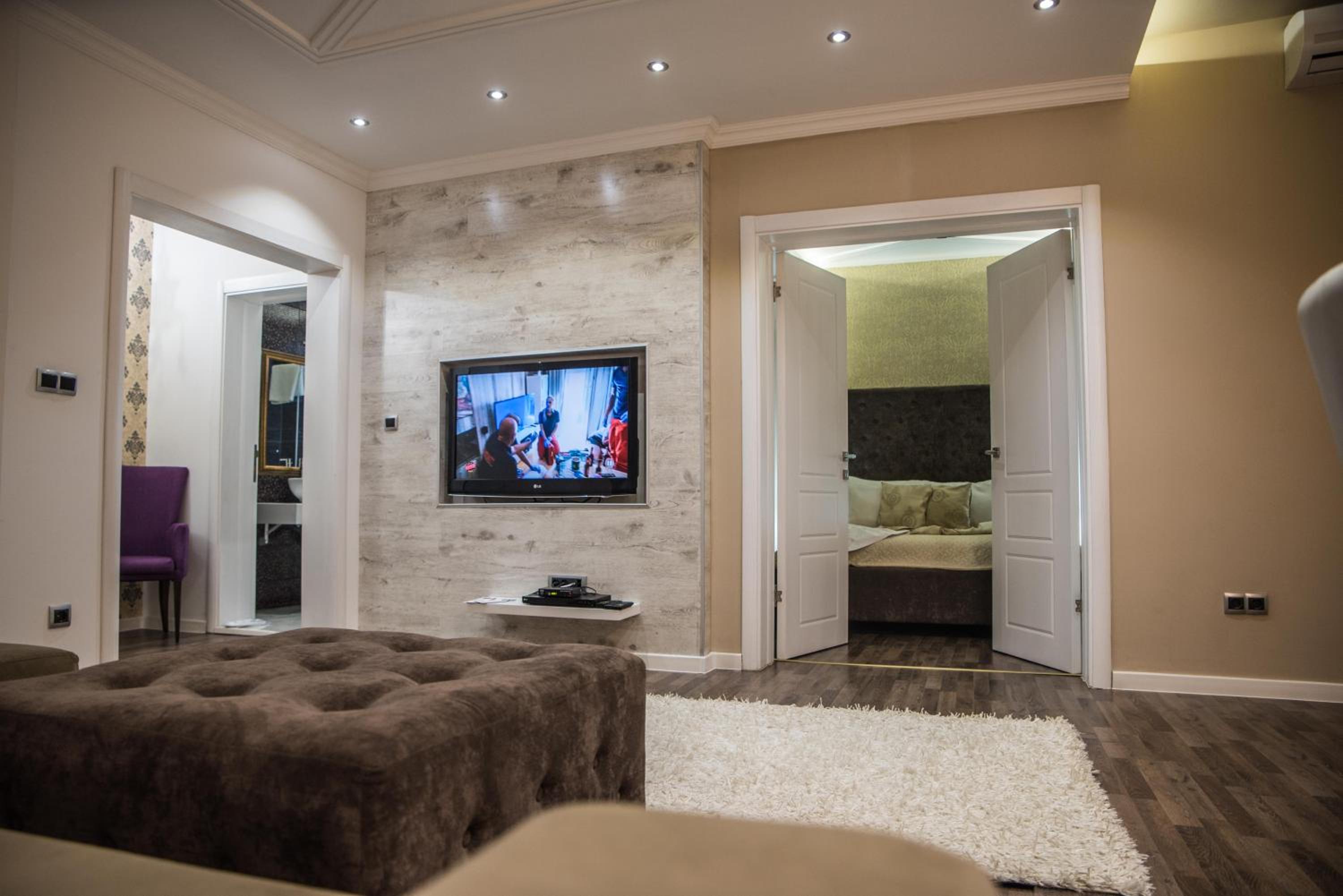 Superior One-Bedroom Apartment