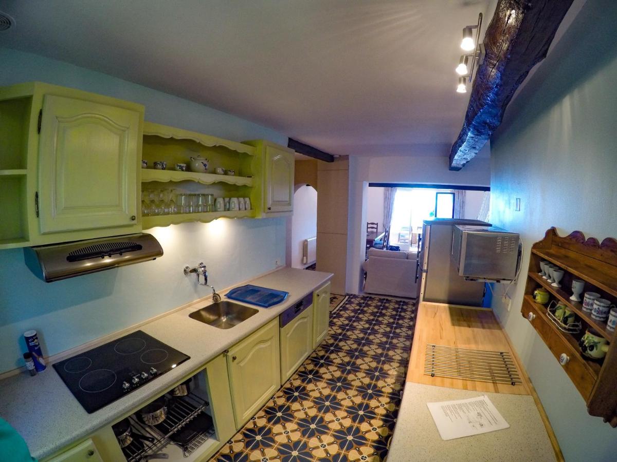 Three-Bedroom Apartment with Balcony and Panoramic Views photo 3