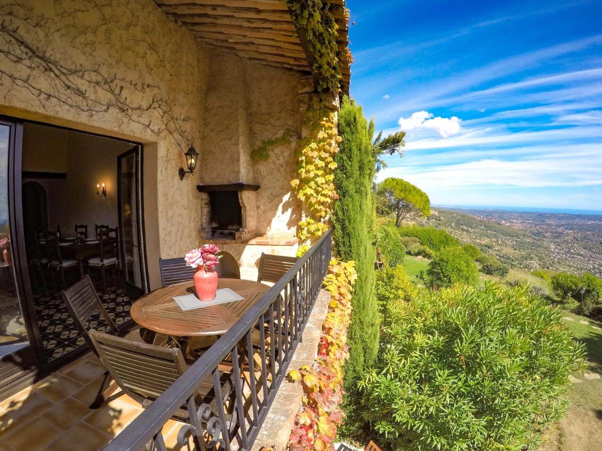 Three-Bedroom Apartment with Balcony and Panoramic Views photo 2