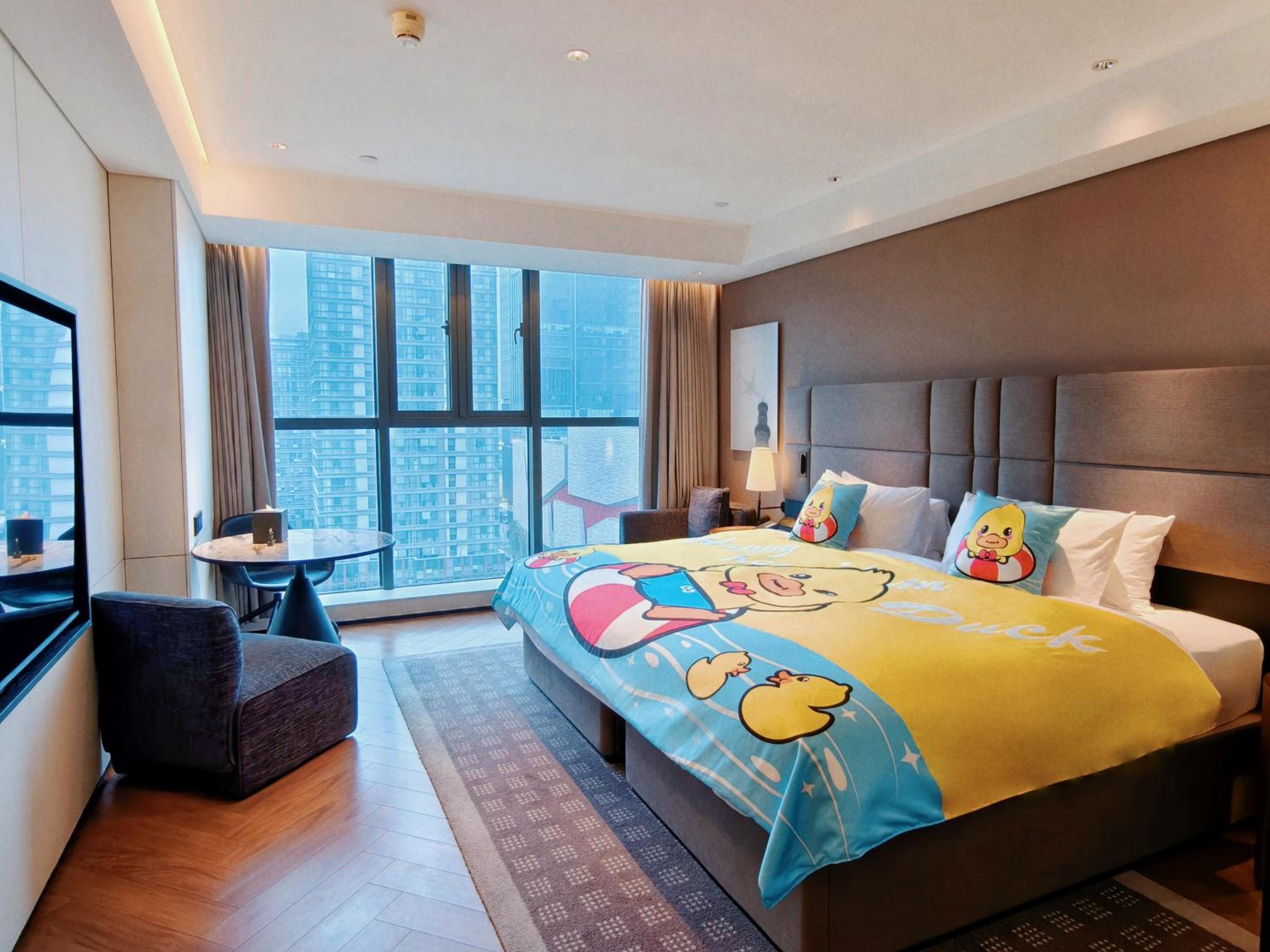 Deluxe Room (2 Adults + 1 Child)