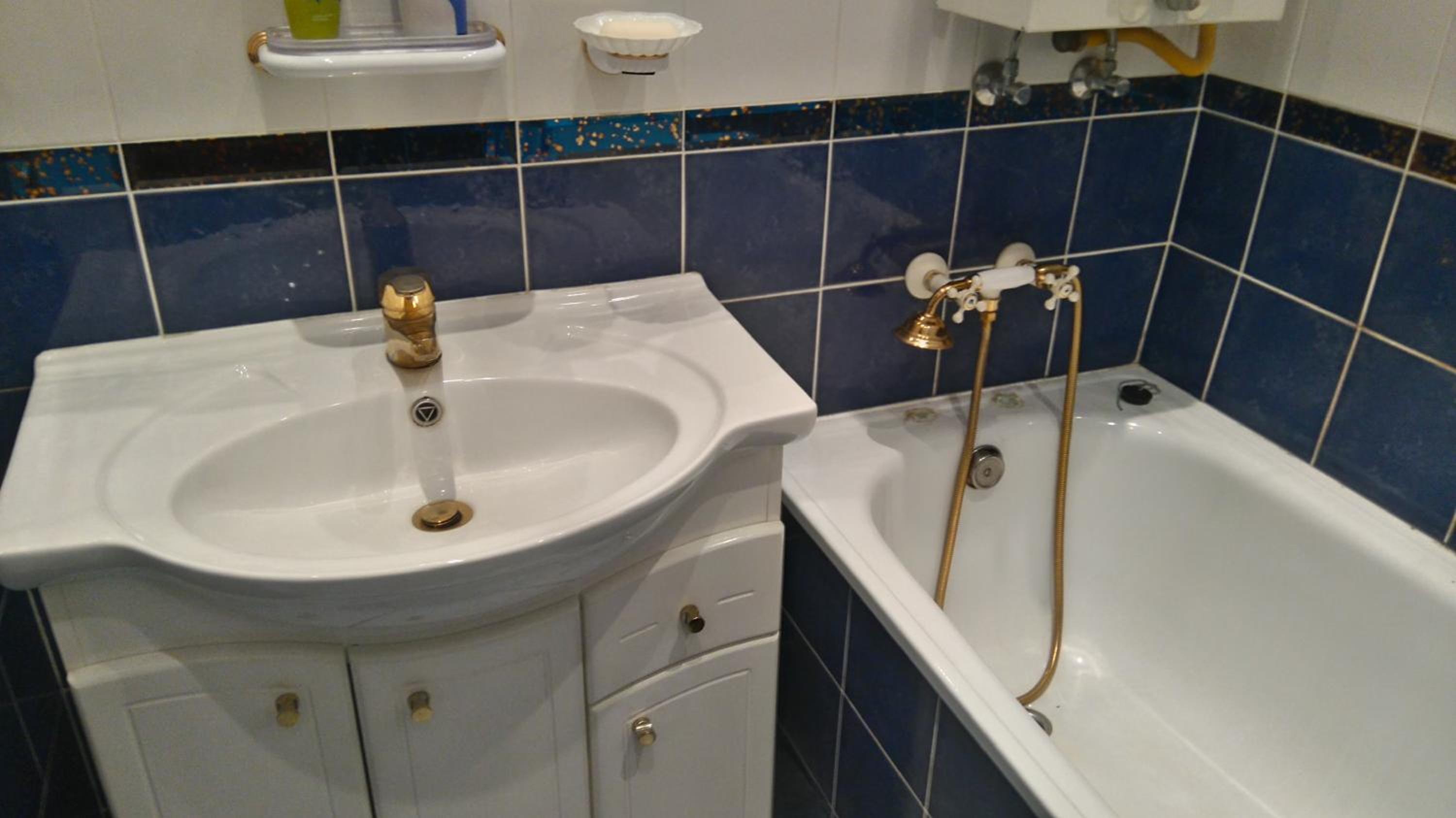 One-Bedroom Apartment - Photo 2