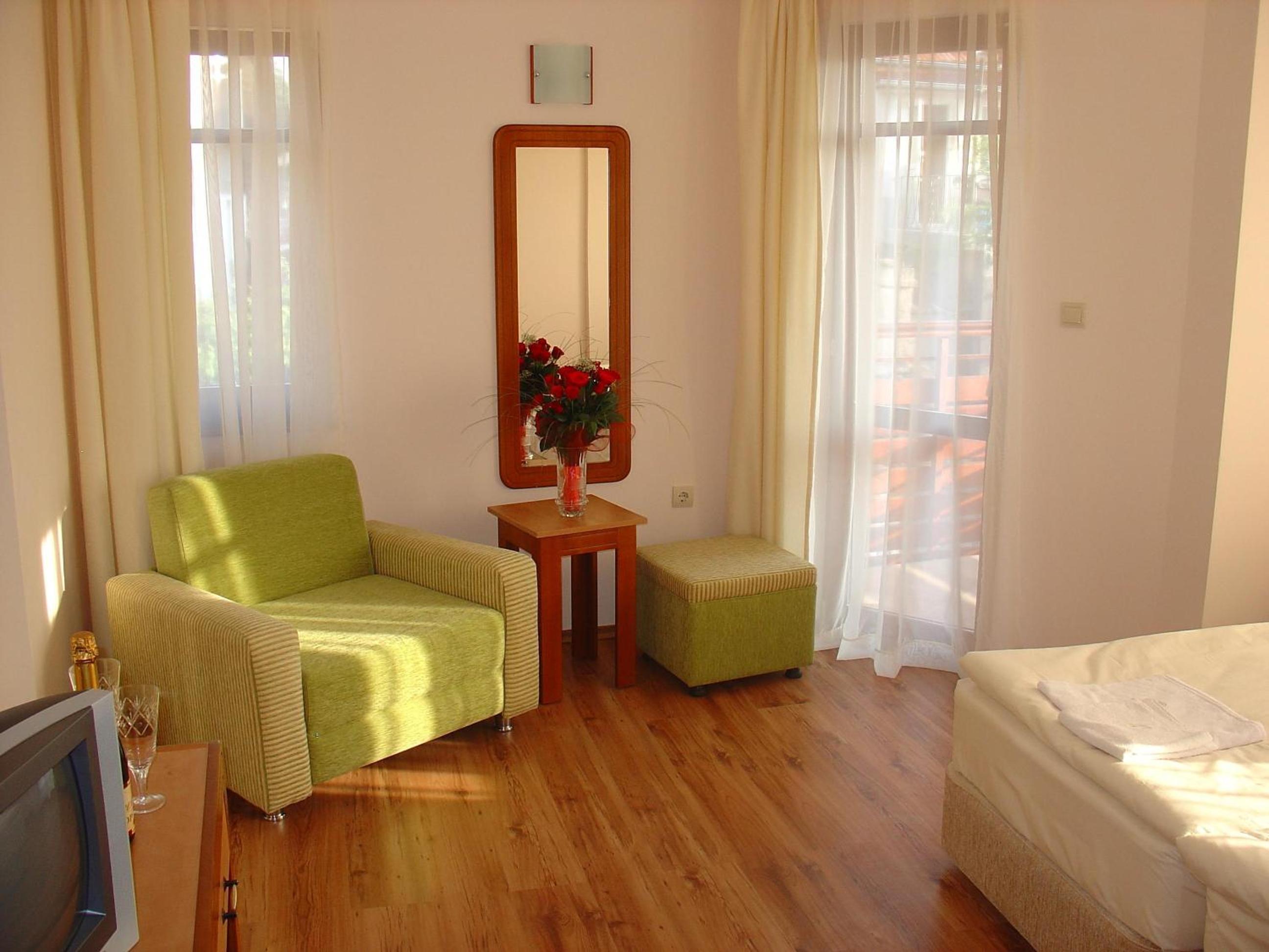 Double or Twin Room with Balcony and Side Sea View photo 1