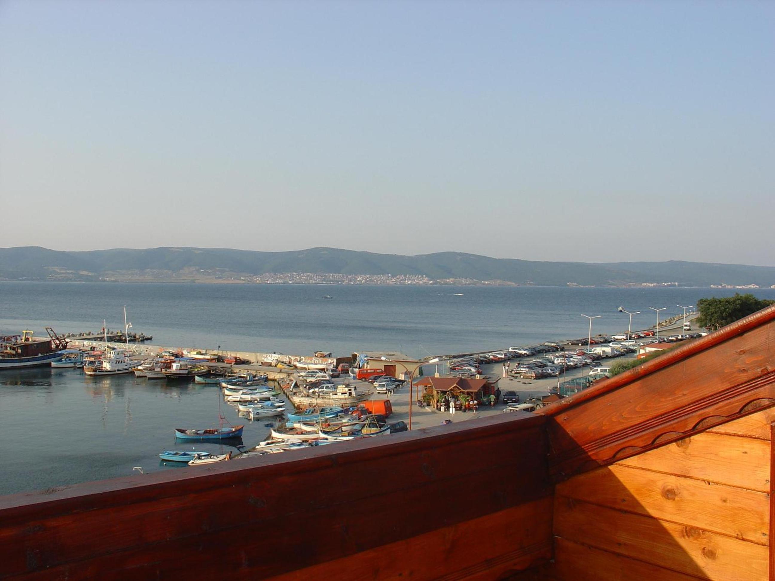 One-Bedroom Suite with Sea View 4 Adults photo 1