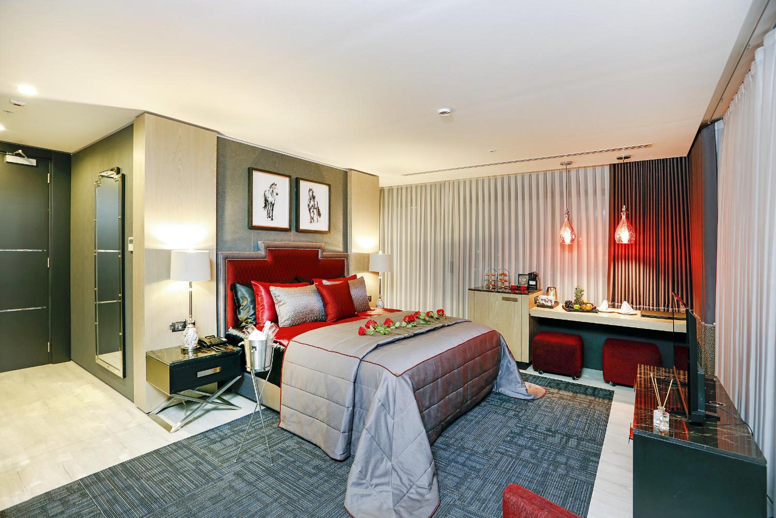 Diamond Deluxe Room thumbnail 5