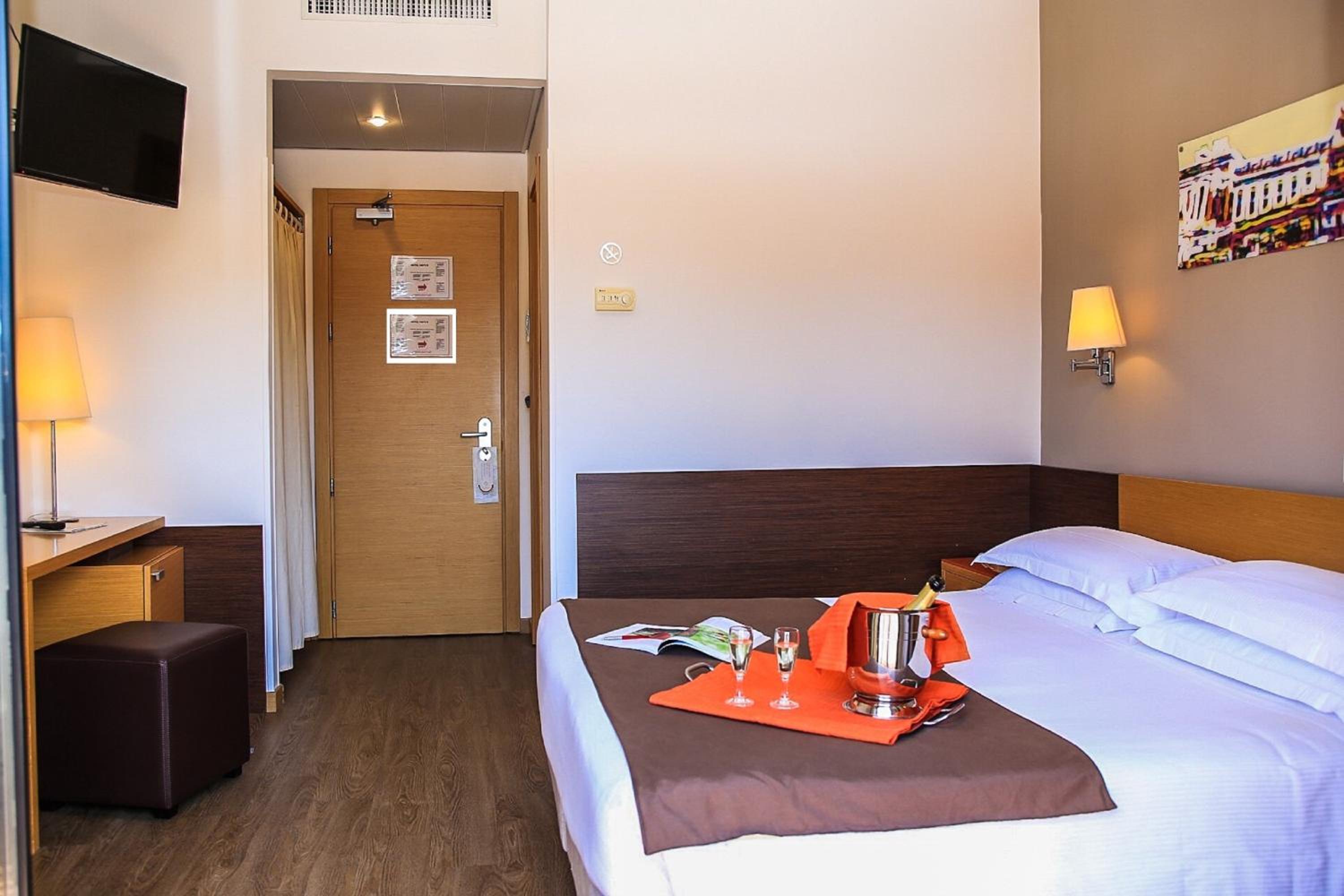 Triple Room with Balcony photo 3