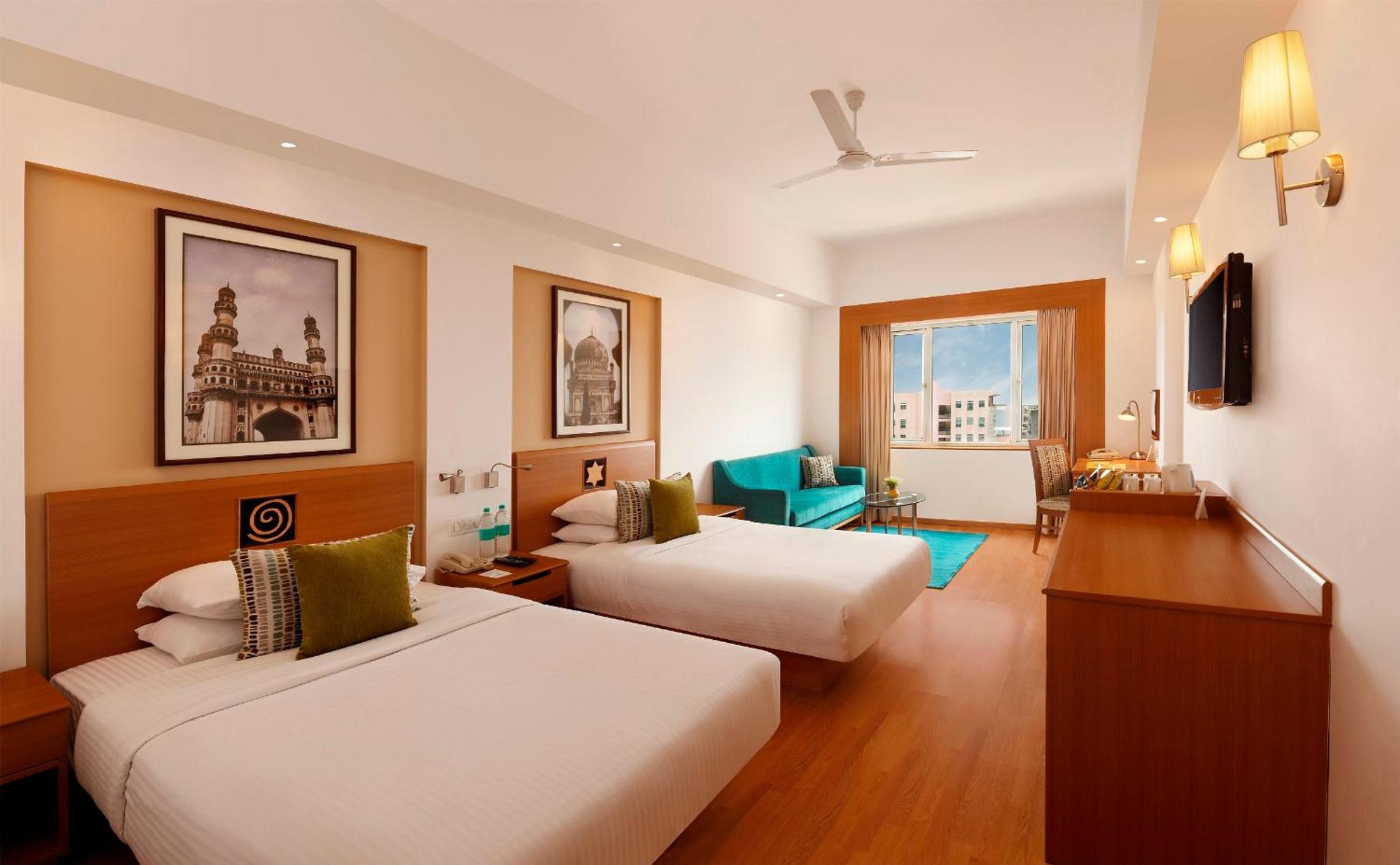 Business Double or Twin Room  (20% off on session of Spa ,Enjoy Happy Hours with 1+1 offer,10% Off on Laundry service and Late Check-out till 1500 hrs (subject to availability)) photo 1