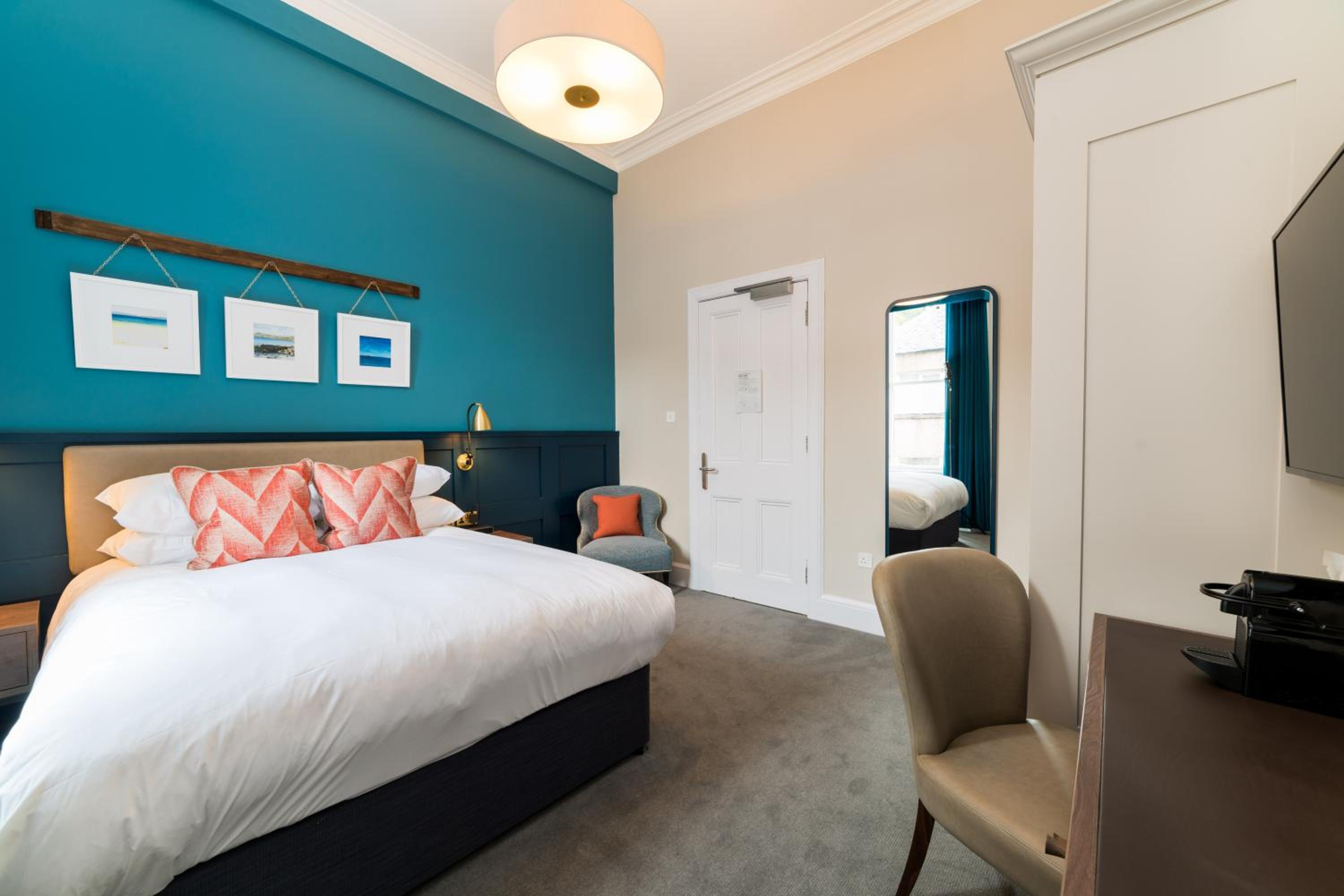 Standard Double Room - Photo 7