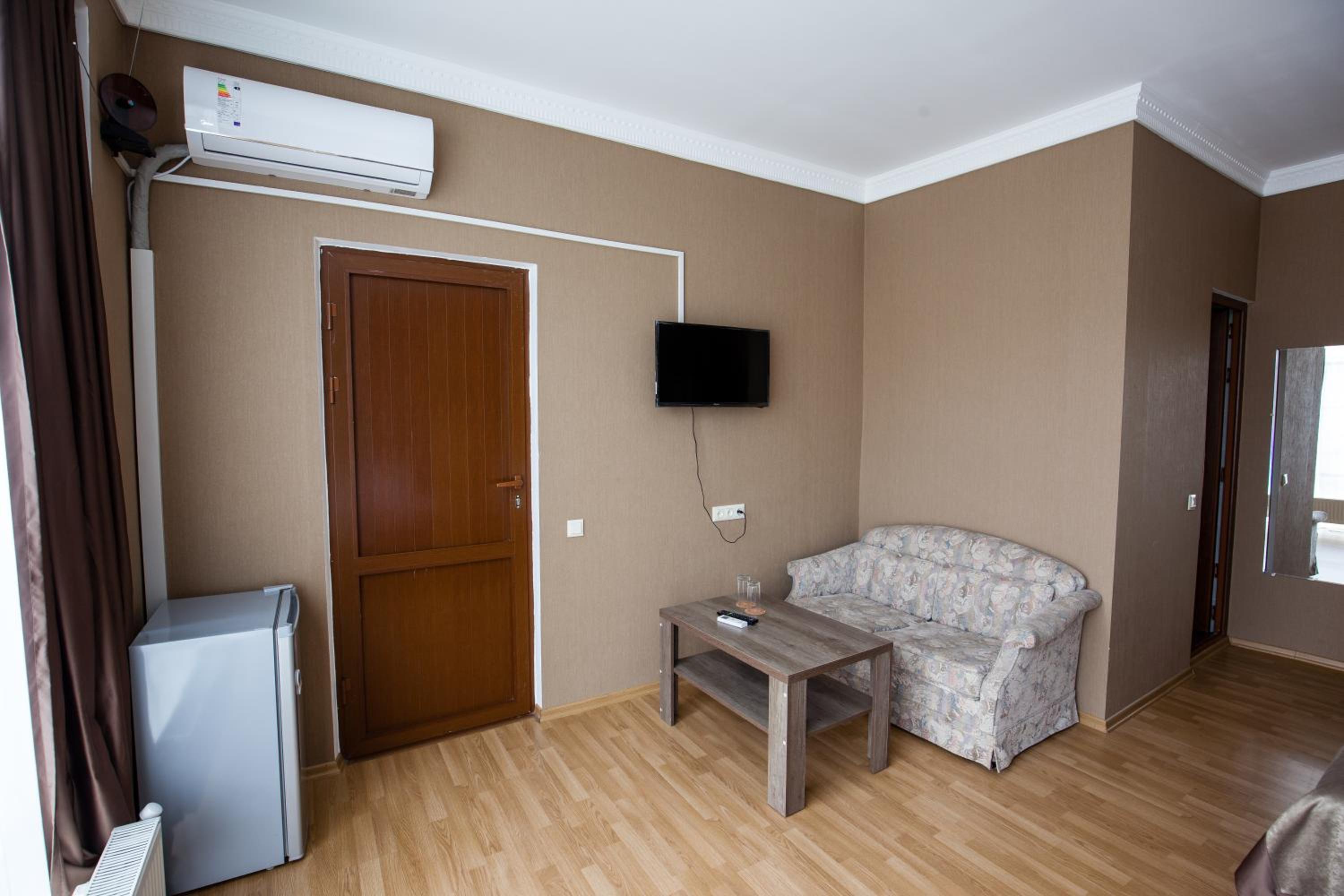 Family Room photo 2
