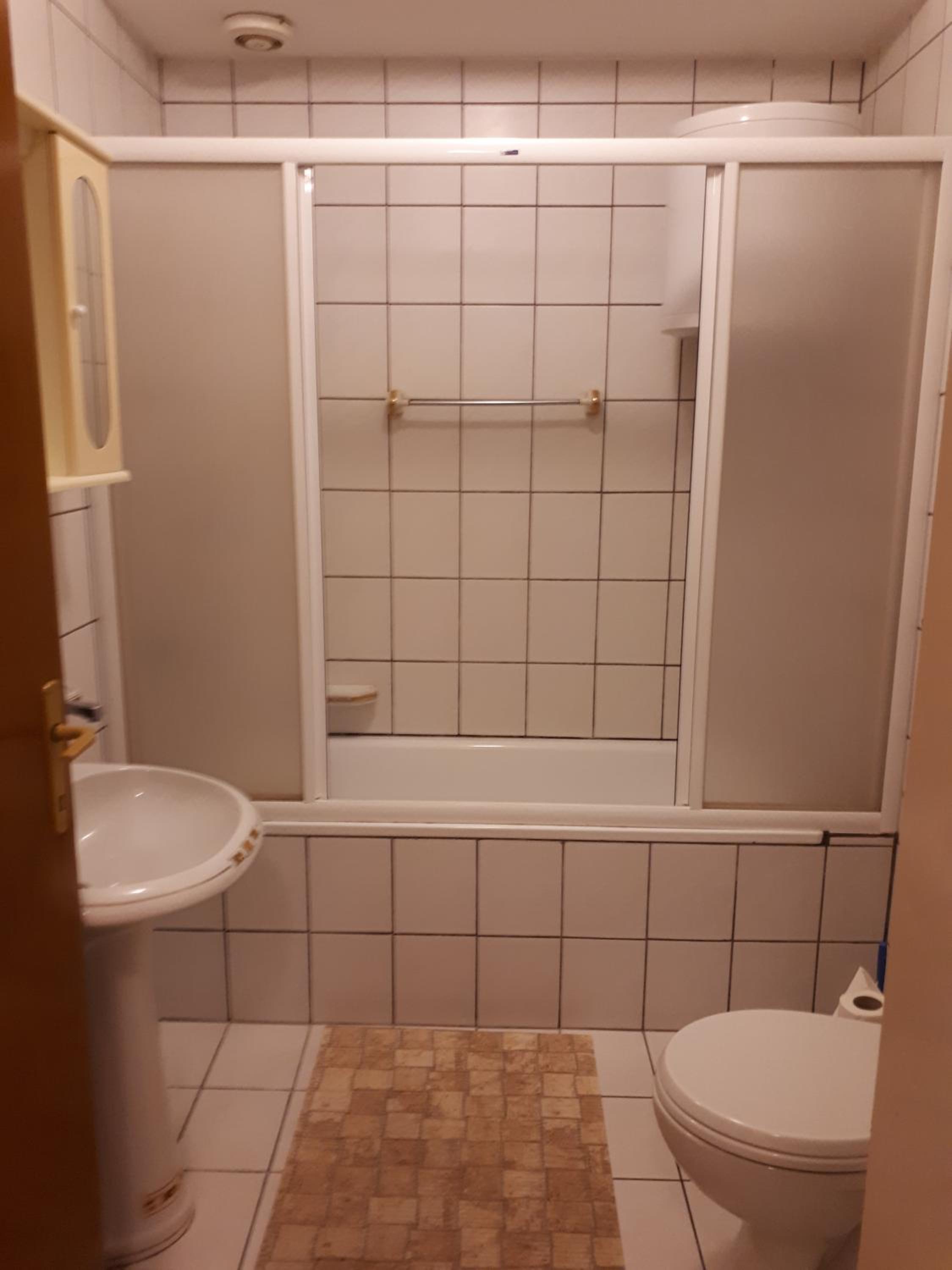 Twin Room - Photo 5