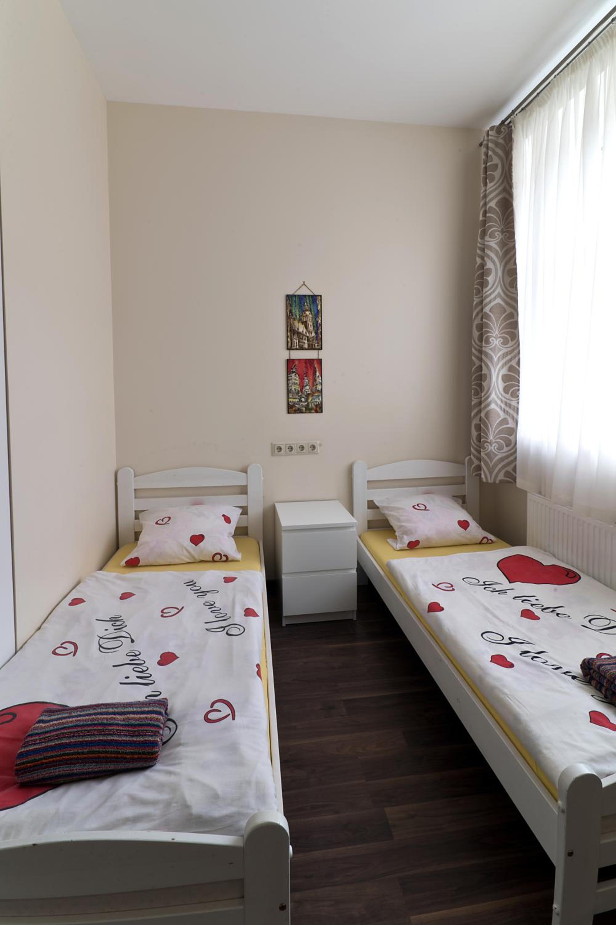 Double or Twin Room with Shower - Photo 11
