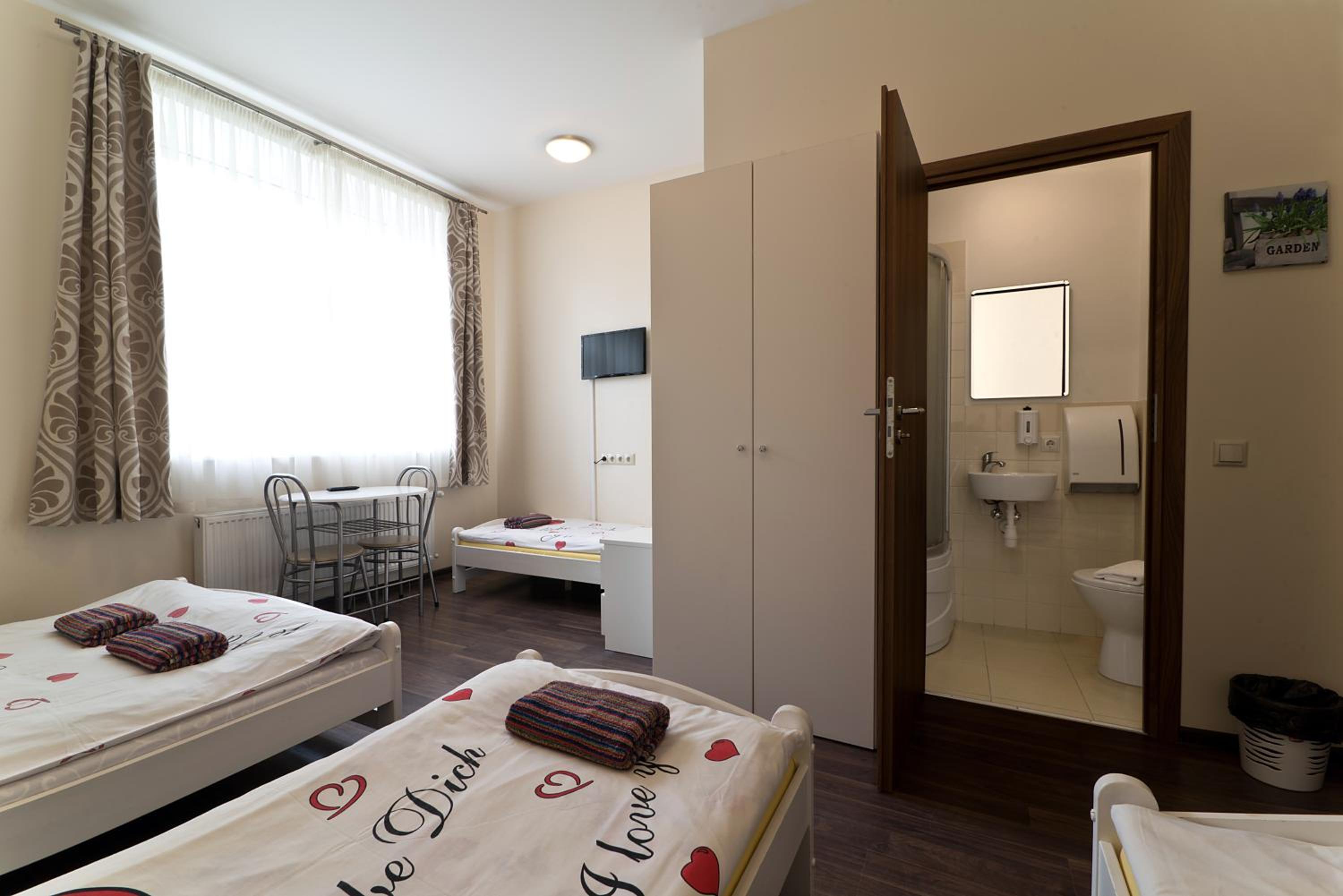 Family Room with Shower photo 2
