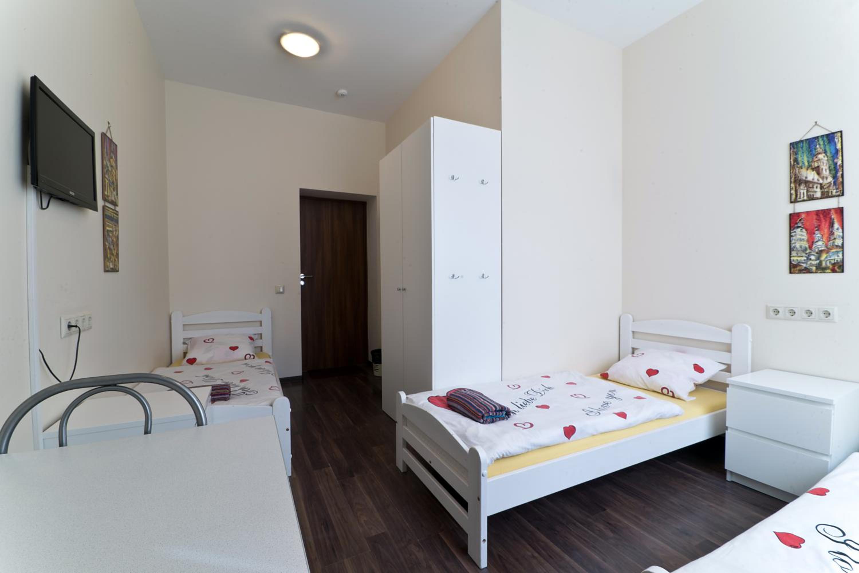 Triple Room with Shower - Photo 9