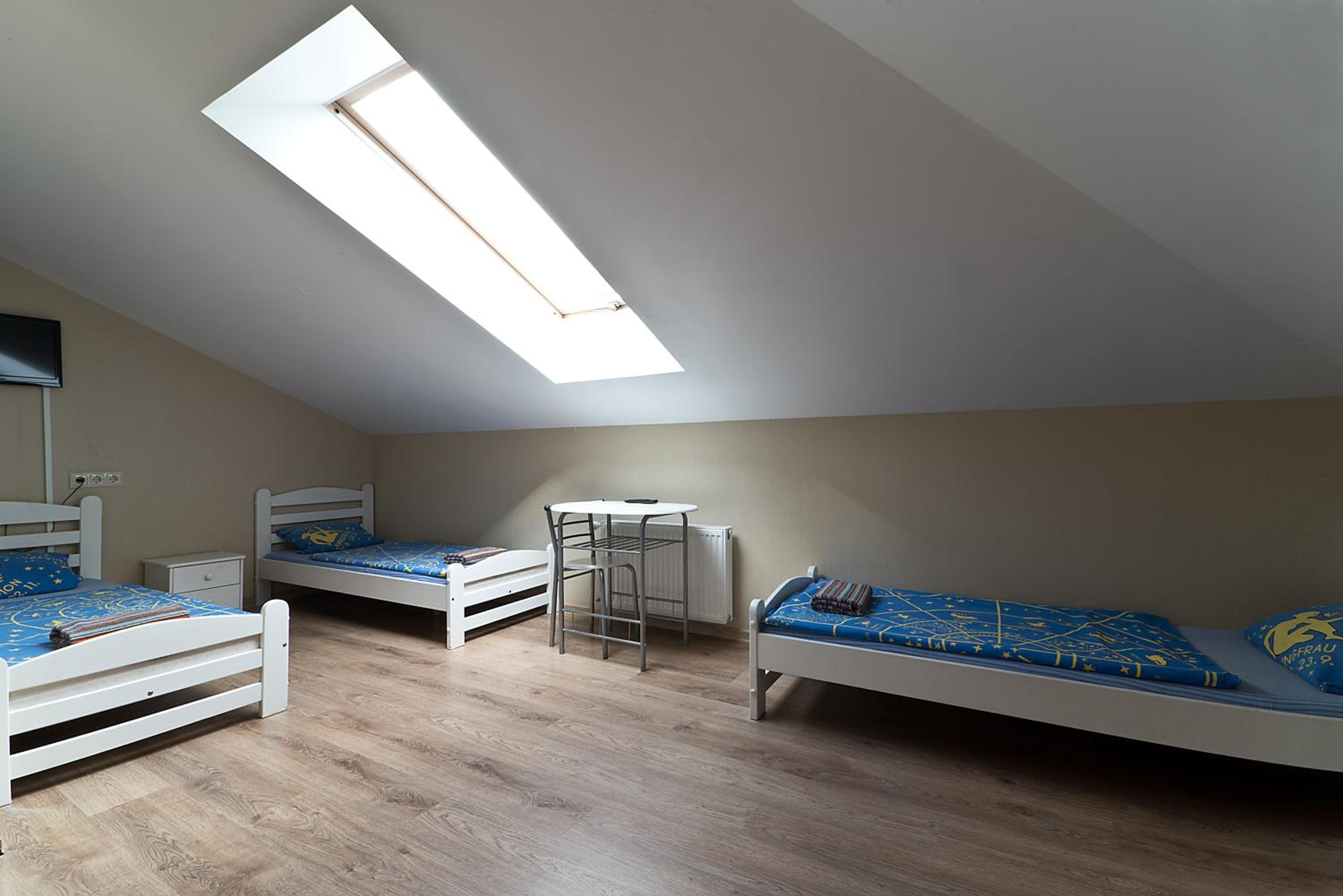 Triple Room with Shower - Photo 11