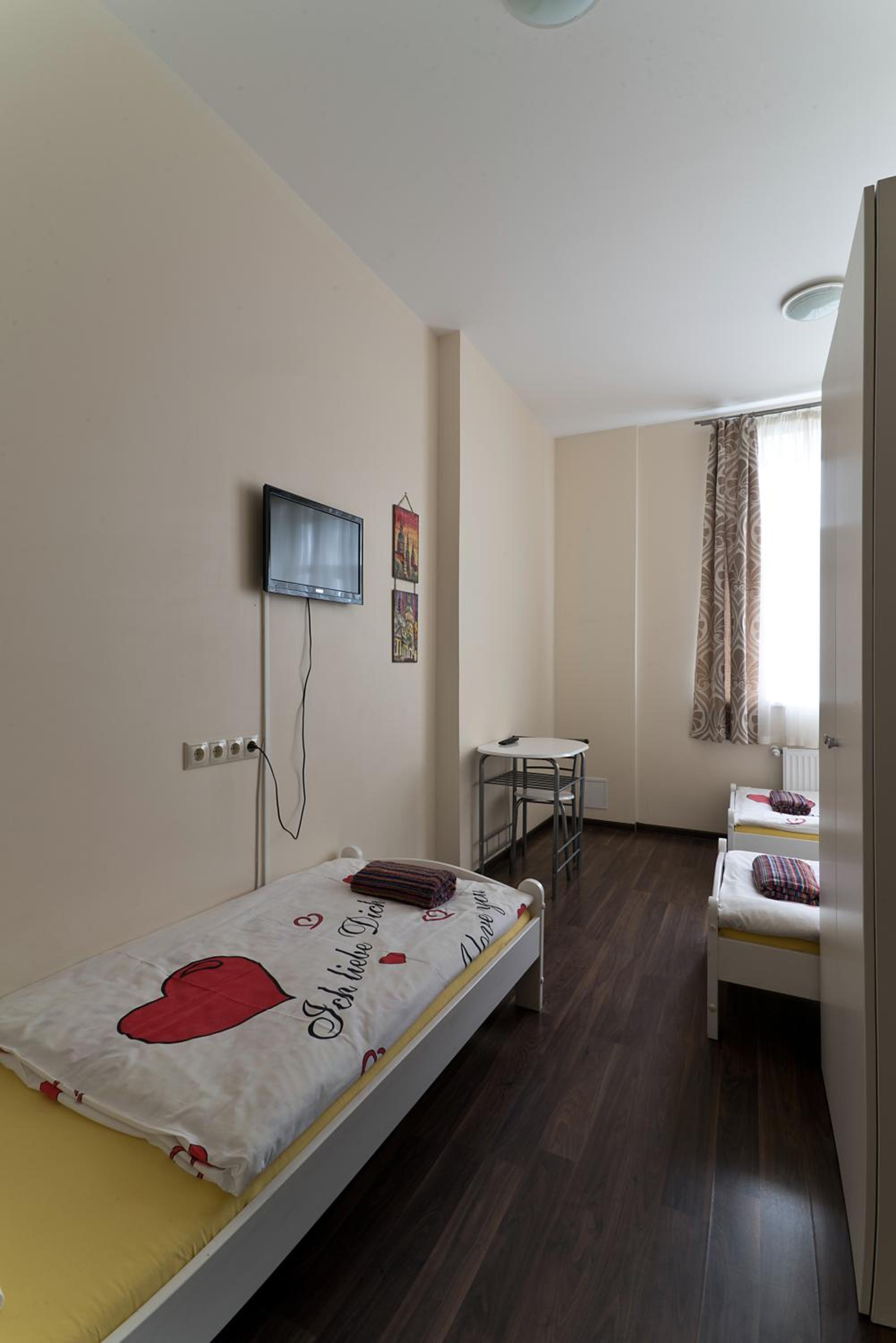Triple Room with Shower - Photo 13