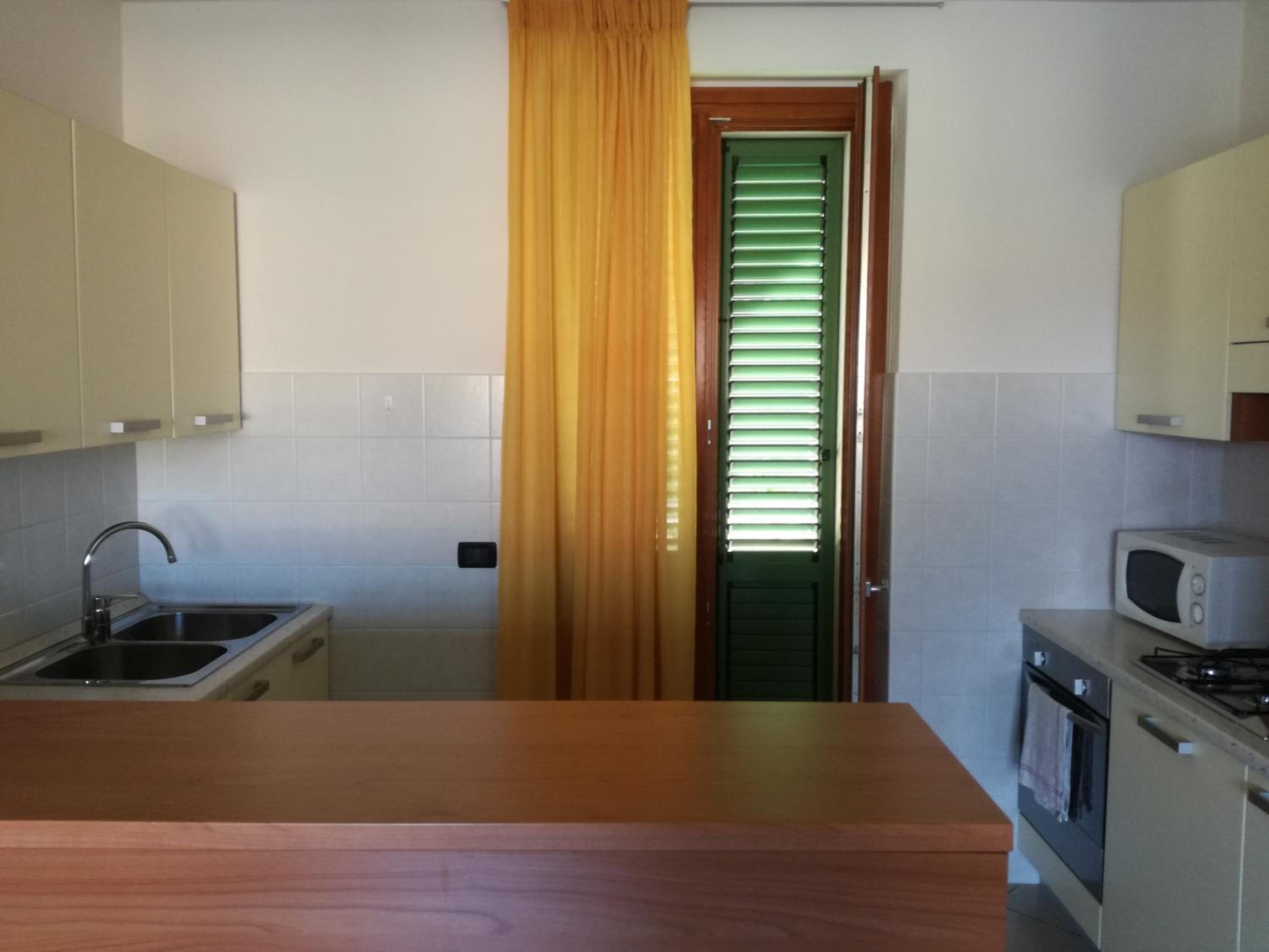 Two-Bedroom Apartment with Terrace and Lake View photo 3