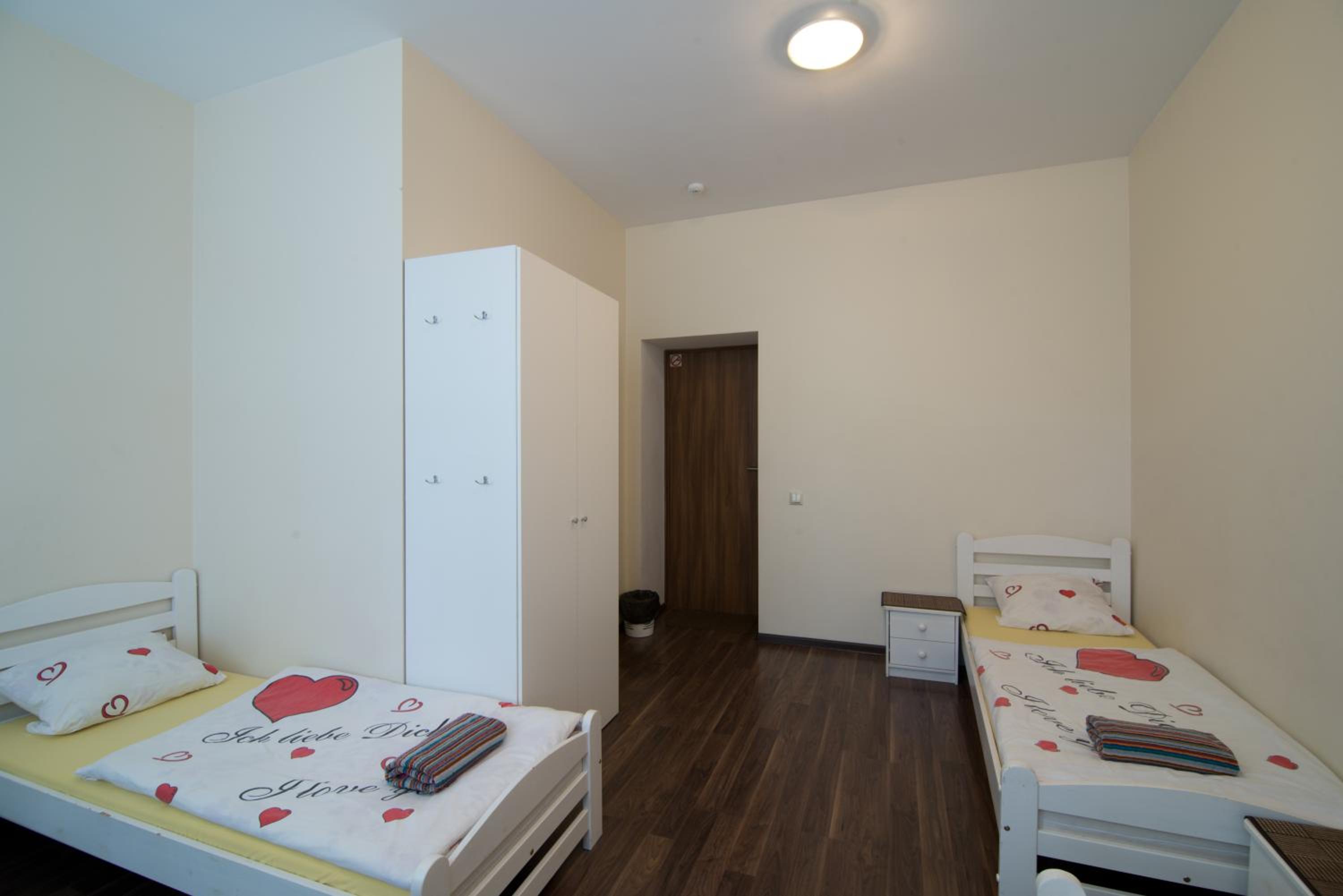 Quadruple Room with Shower - Photo 1