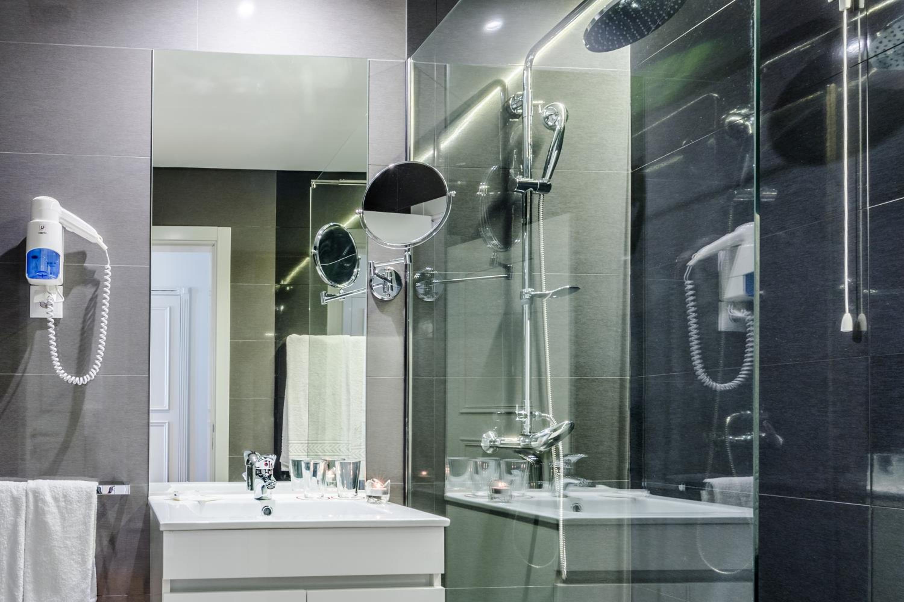 Family Room photo 3