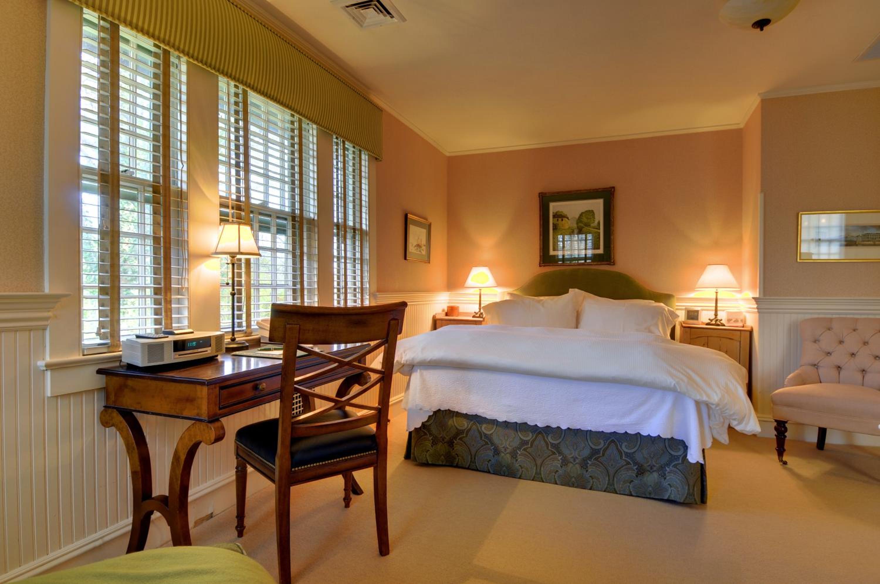 Queen Room photo 3