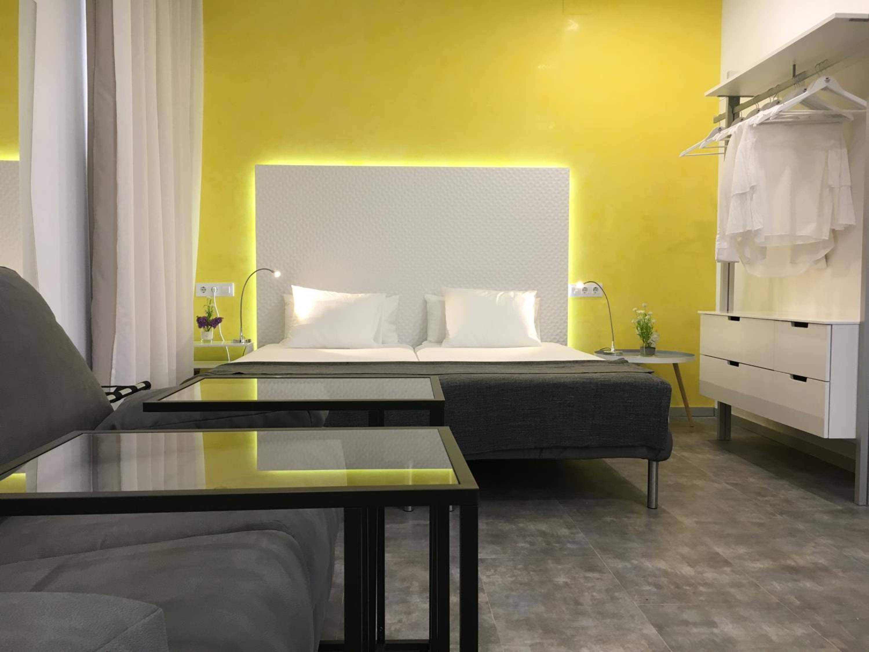 Twin Room - Photo 1