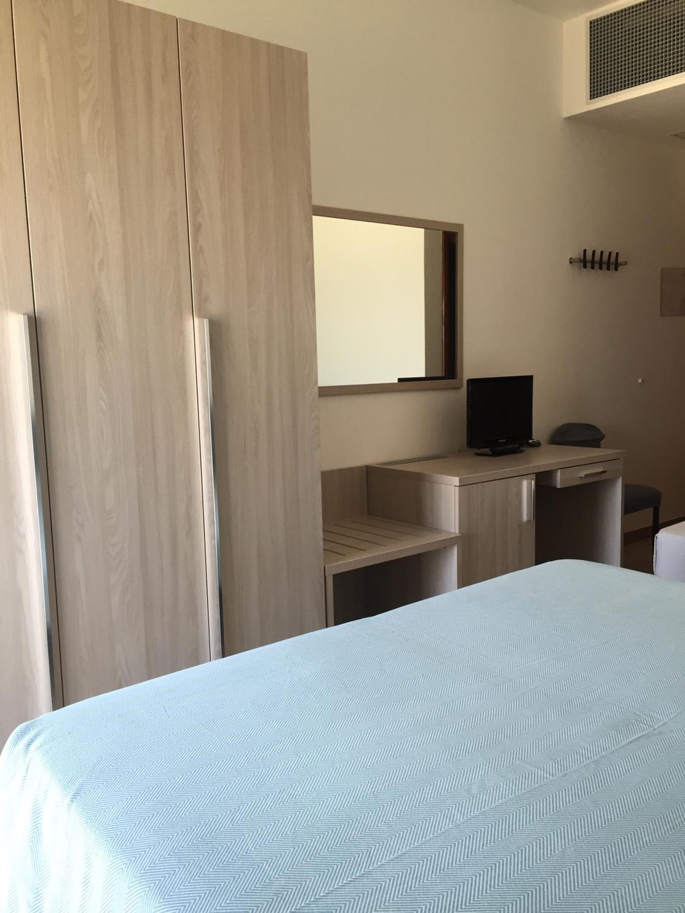 Double or Twin Room with Balcony and Sea View photo 1