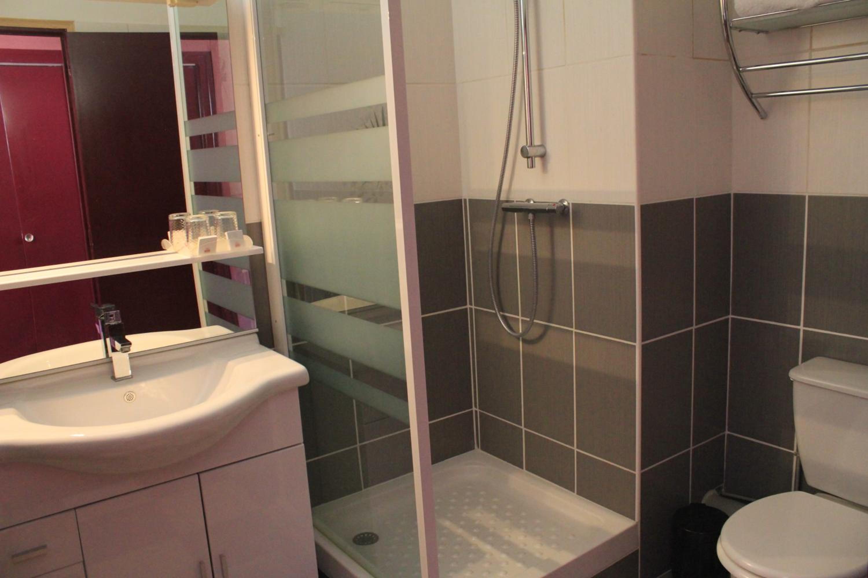 Twin Room - Photo 5