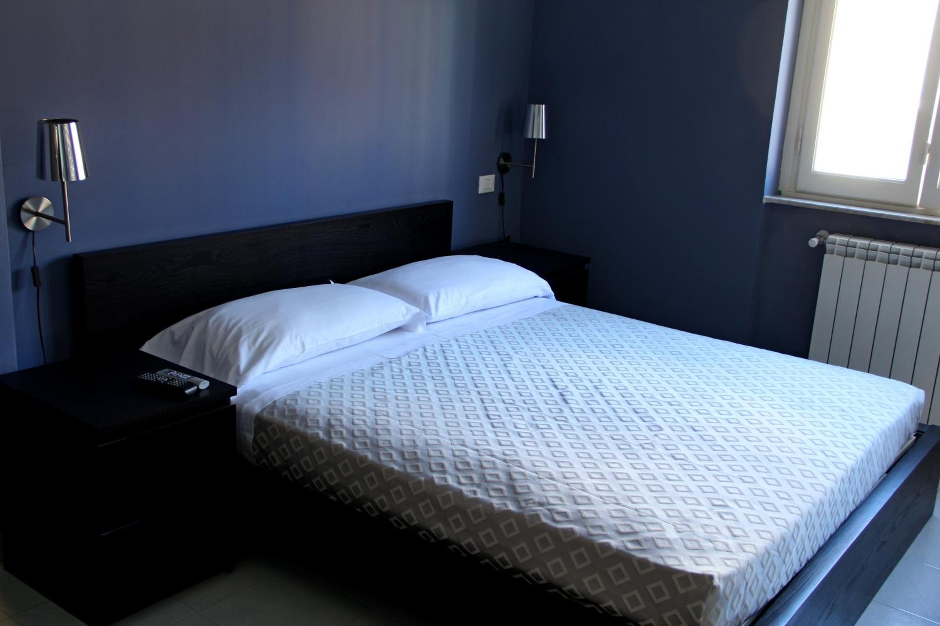 Double Room - Photo 2