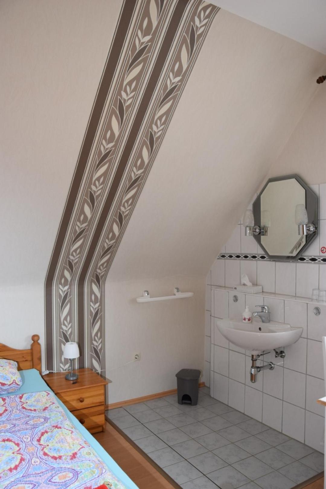 Budget Double Room photo 1