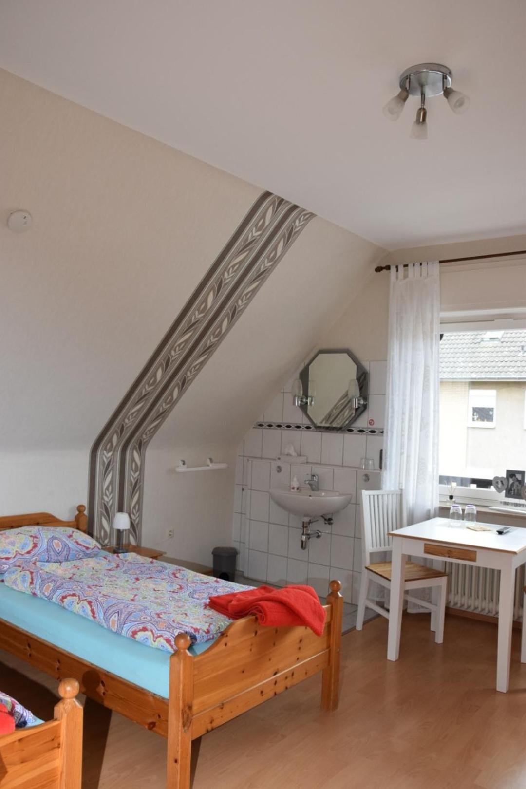 Budget Double Room photo 3